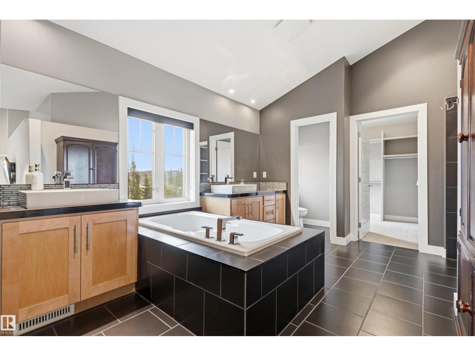 5709 MCLUHAN BA NW - 29