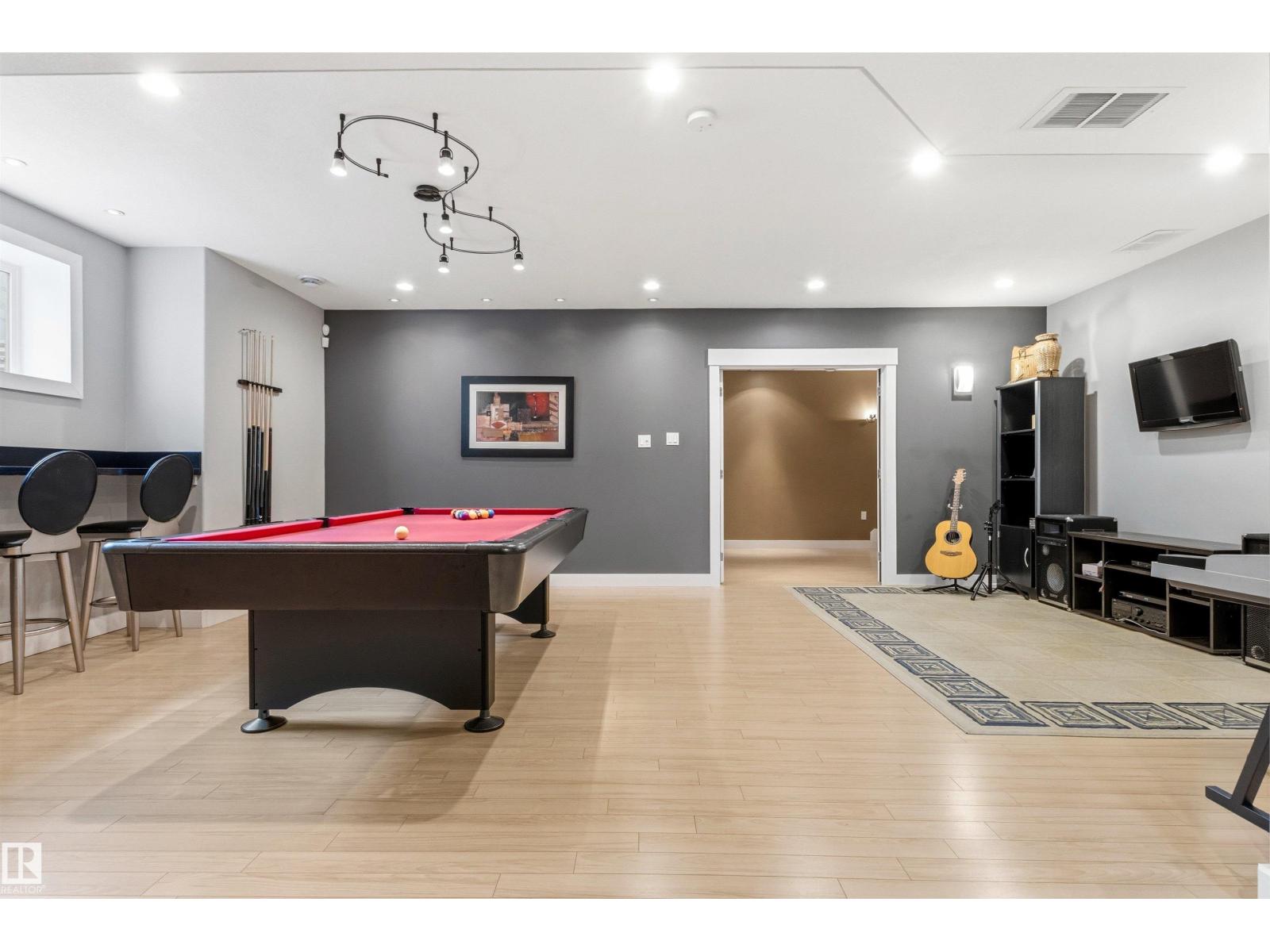 5709 MCLUHAN BA NW - 36