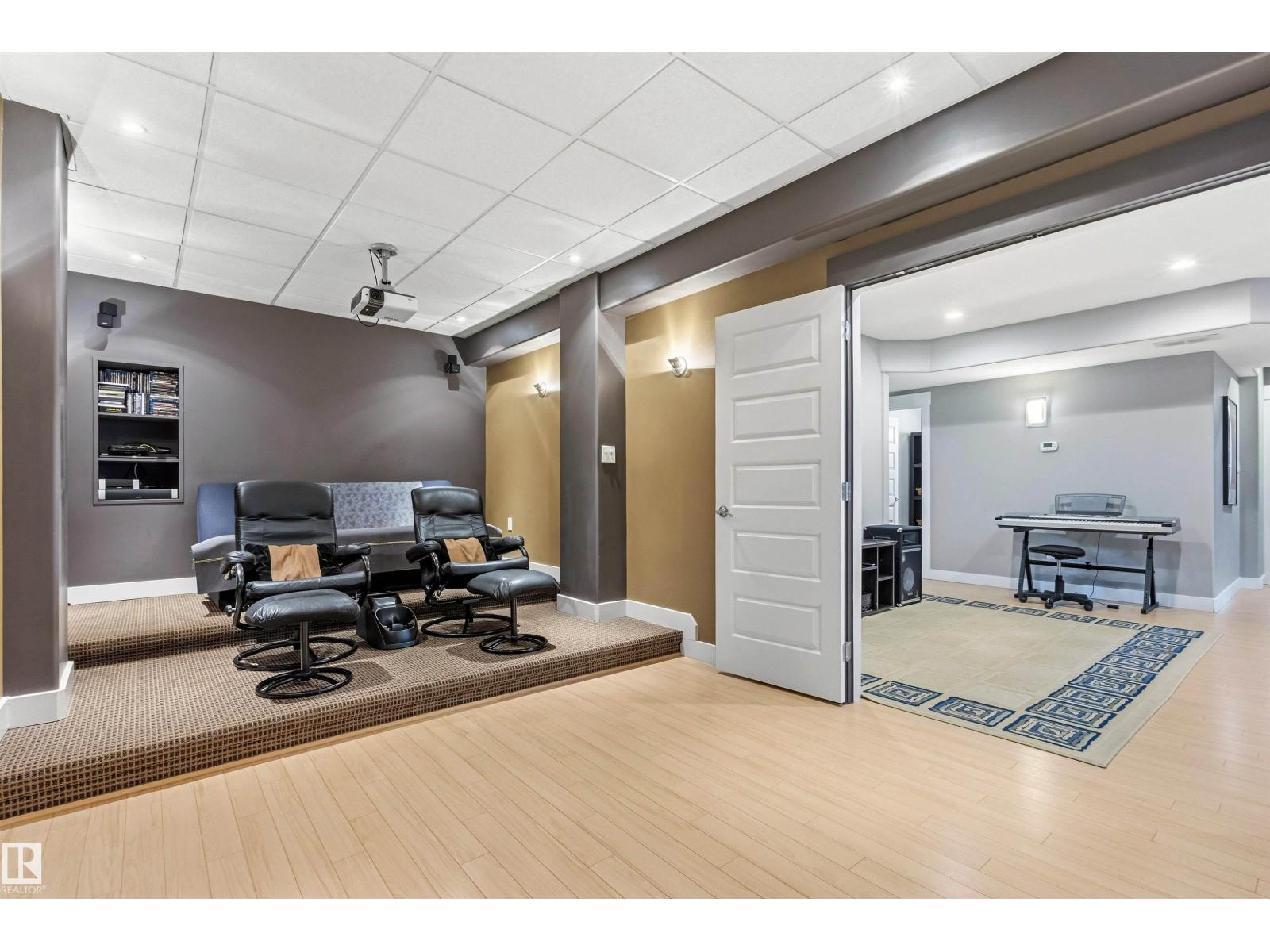 5709 MCLUHAN BA NW - 41