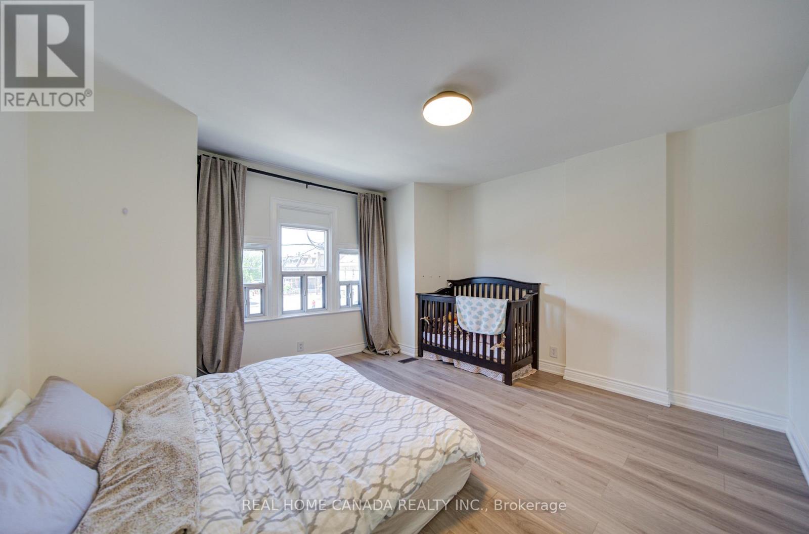 1145 DUFFERIN STREET - 16