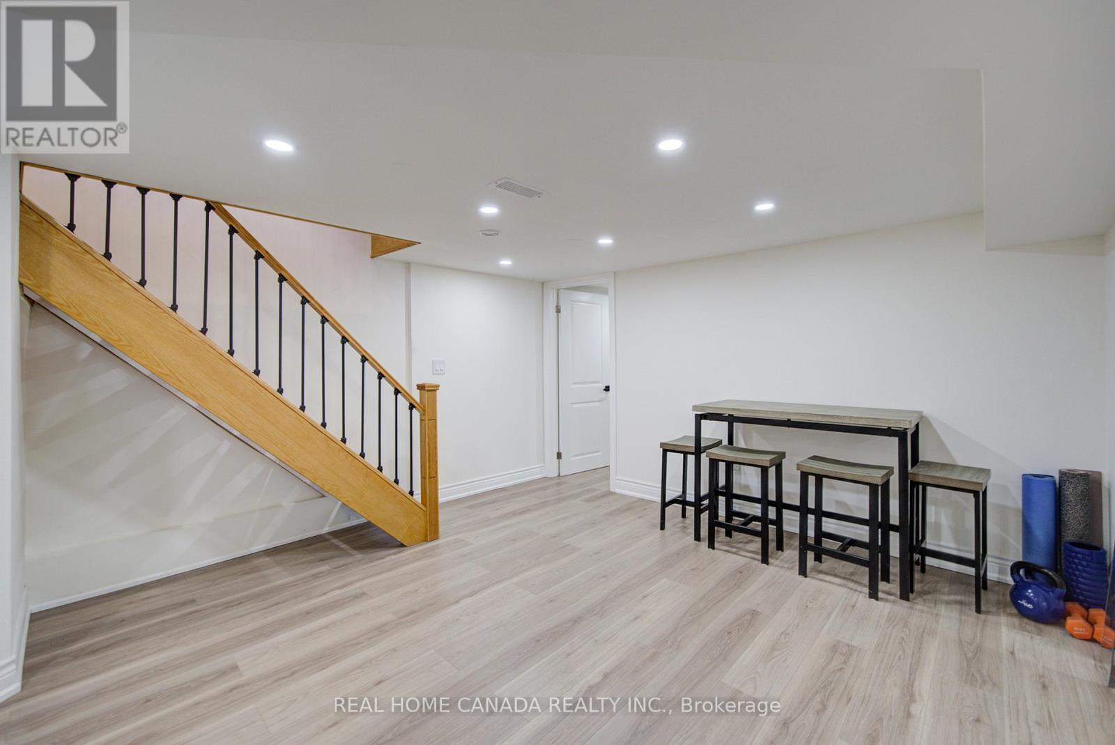 1145 DUFFERIN STREET - 24