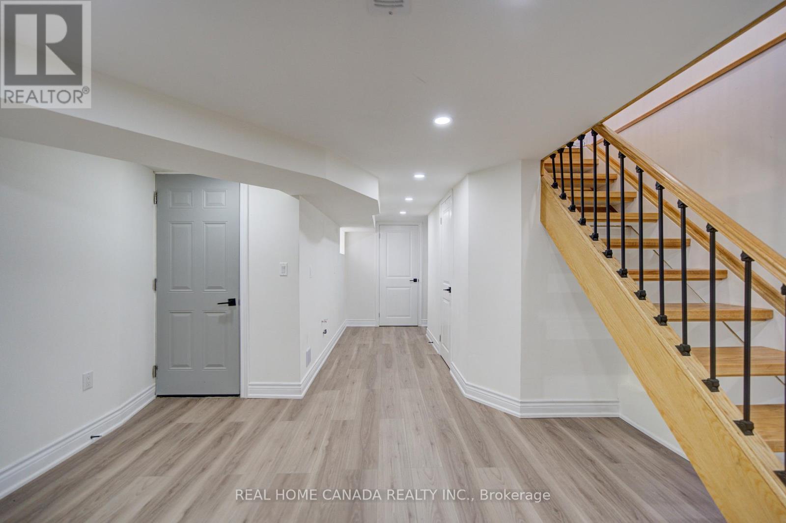 1145 DUFFERIN STREET - 25
