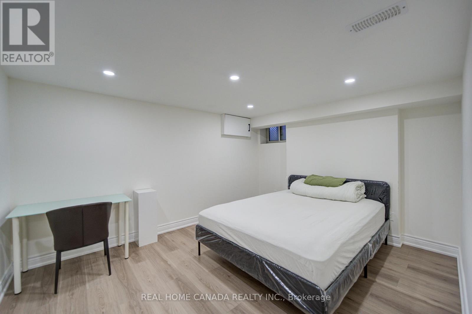 1145 DUFFERIN STREET - 29