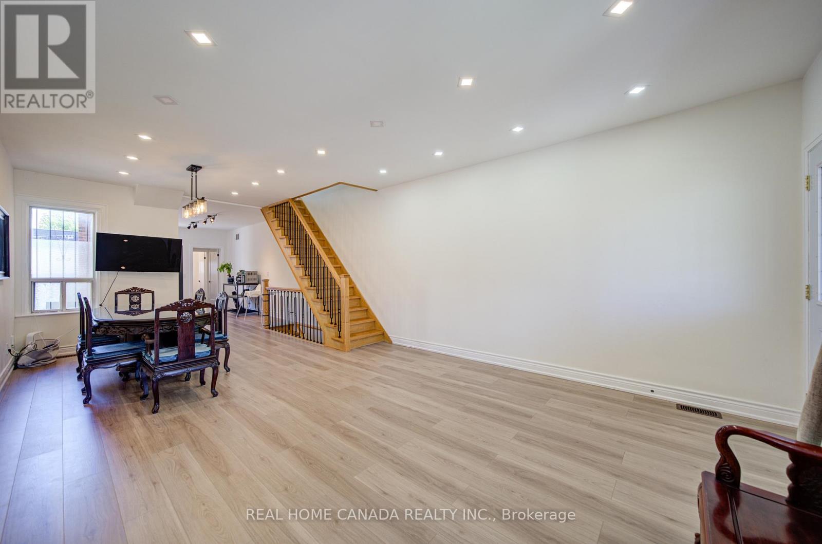 1145 DUFFERIN STREET - 5