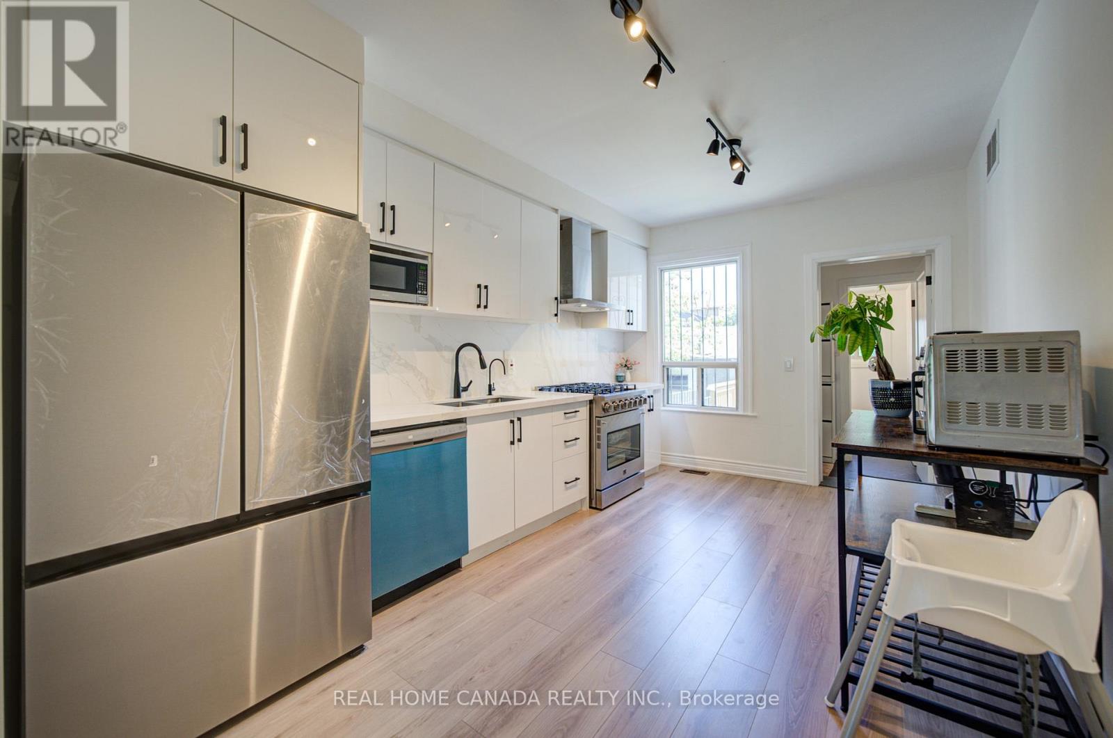 1145 DUFFERIN STREET - 9