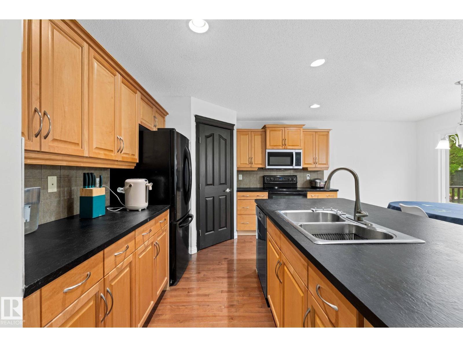 1951 120 ST SW - 14