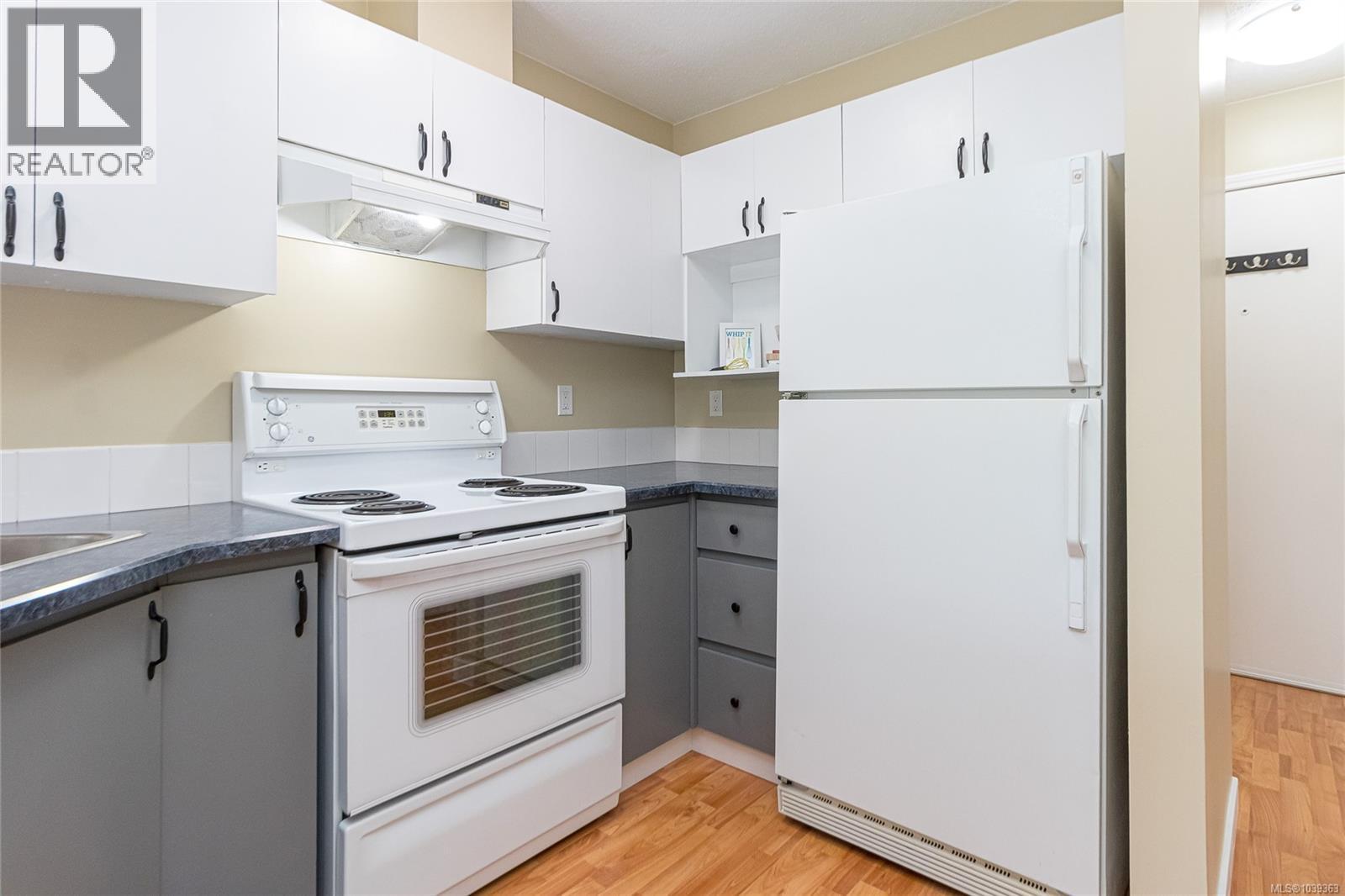 #302 3215 Cowichan Lake Rd - 12