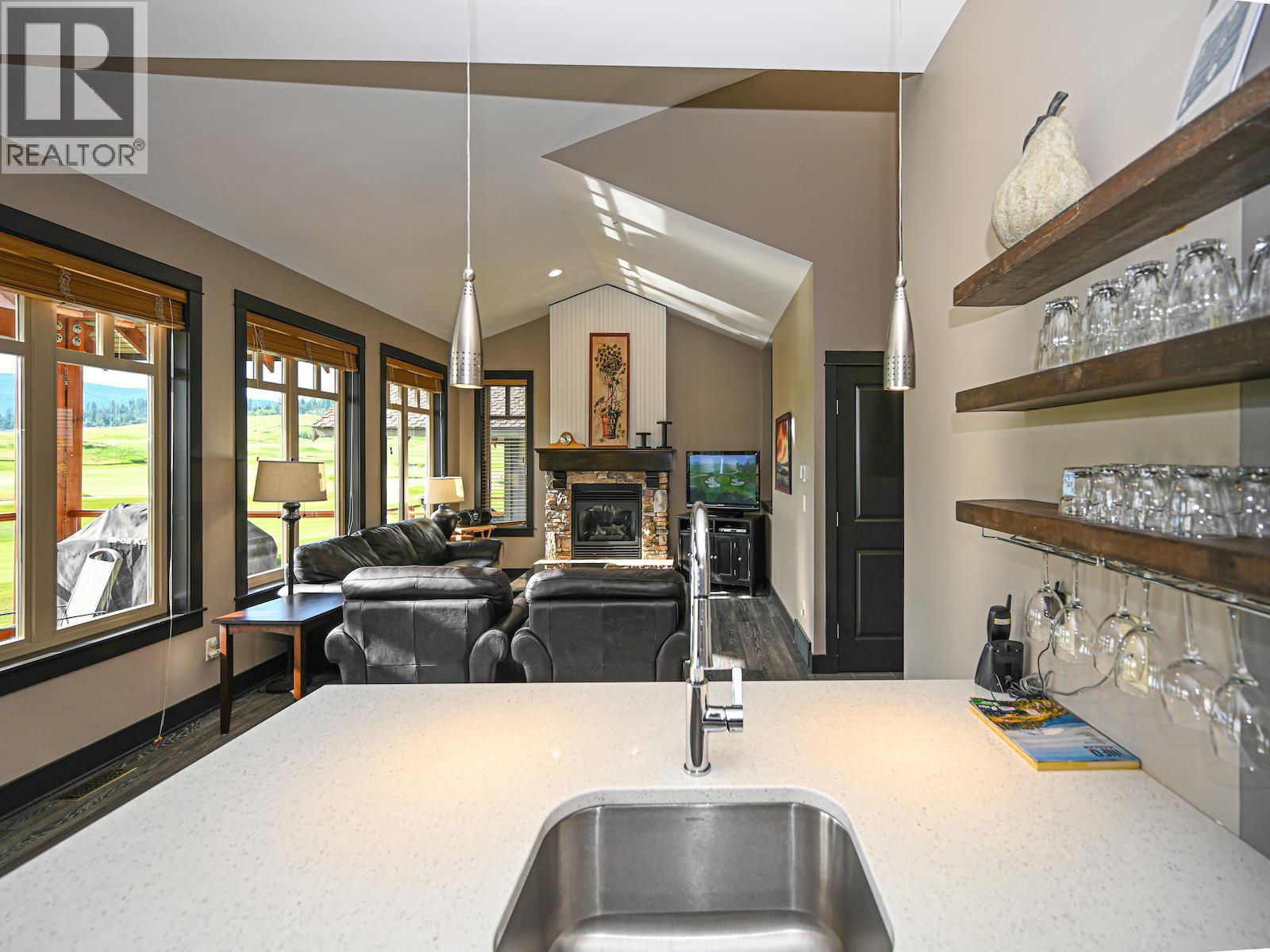 #8E 272 Chicopee Road - 19