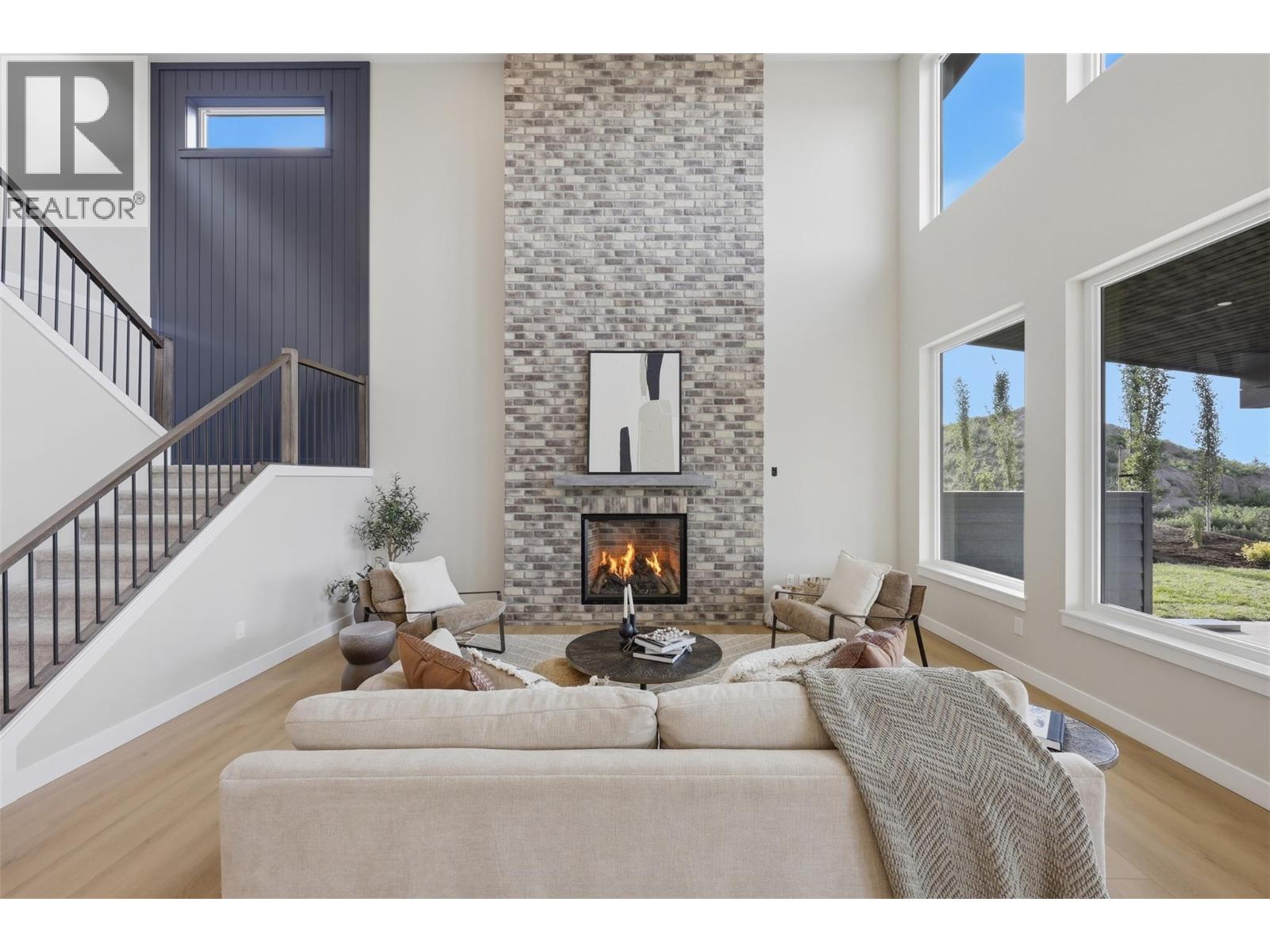 2086 LINFIELD Drive - 9