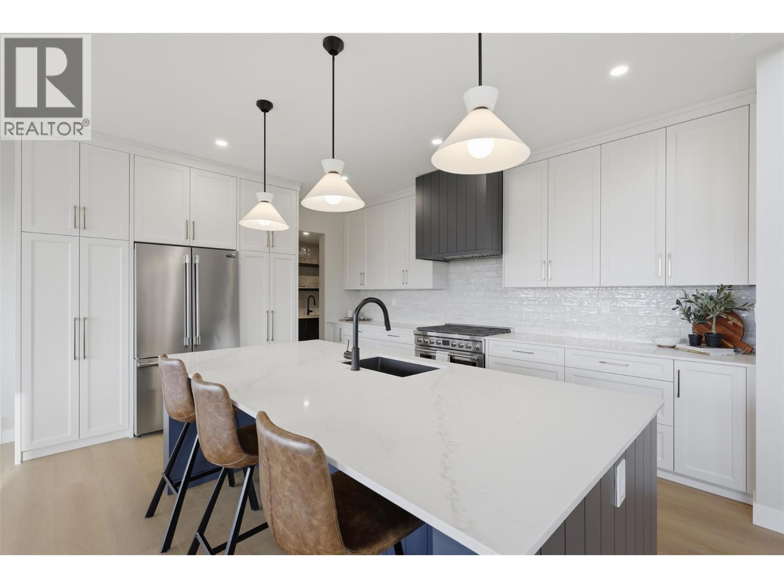 2086 LINFIELD Drive - 16