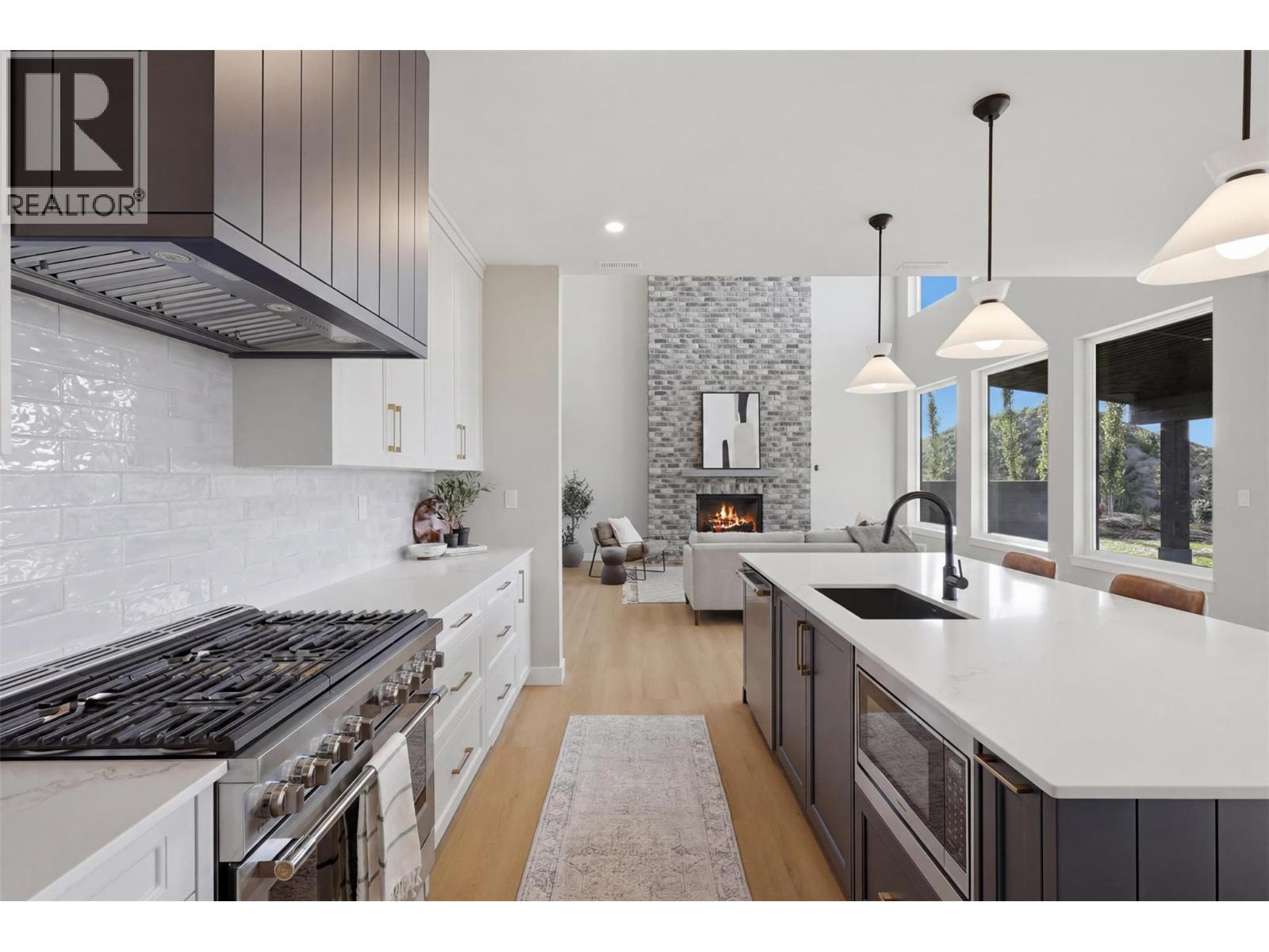 2086 LINFIELD Drive - 20