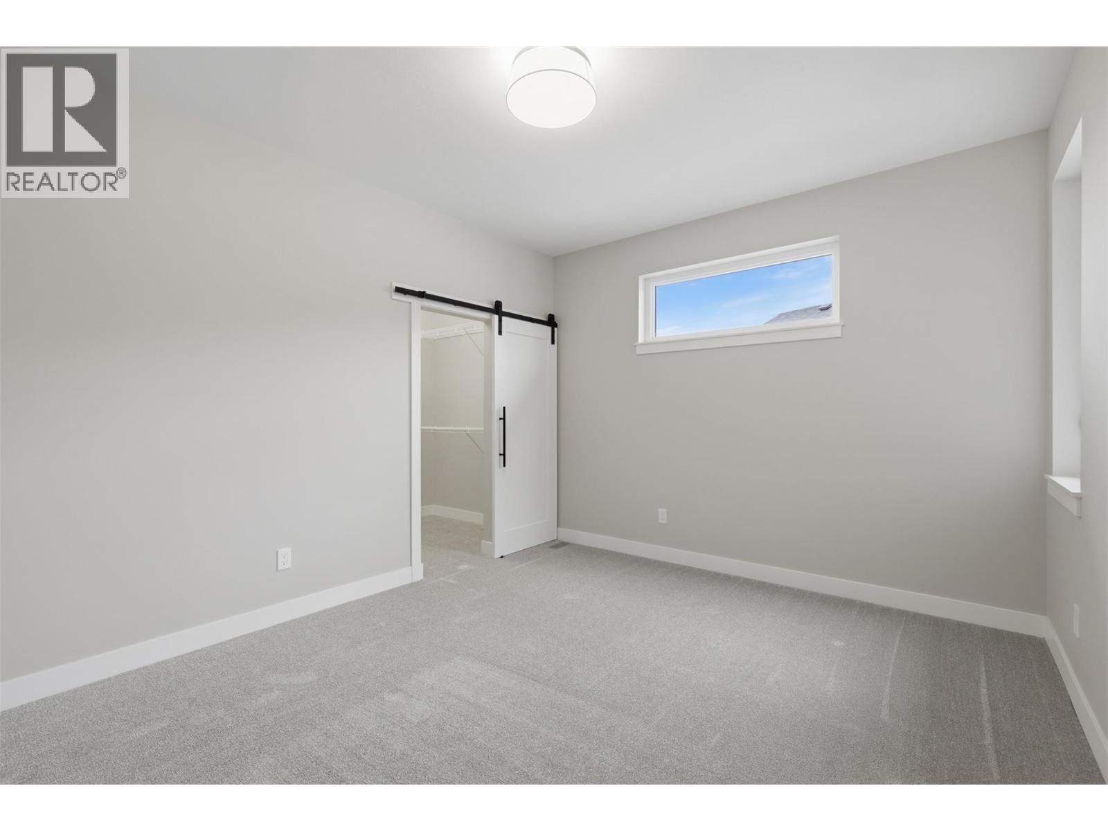 2086 LINFIELD Drive - 60