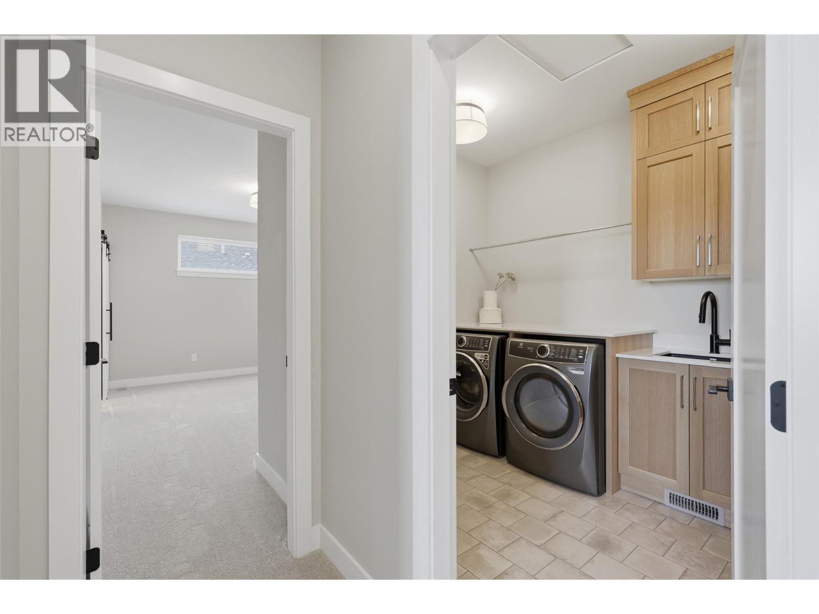 2086 LINFIELD Drive - 58