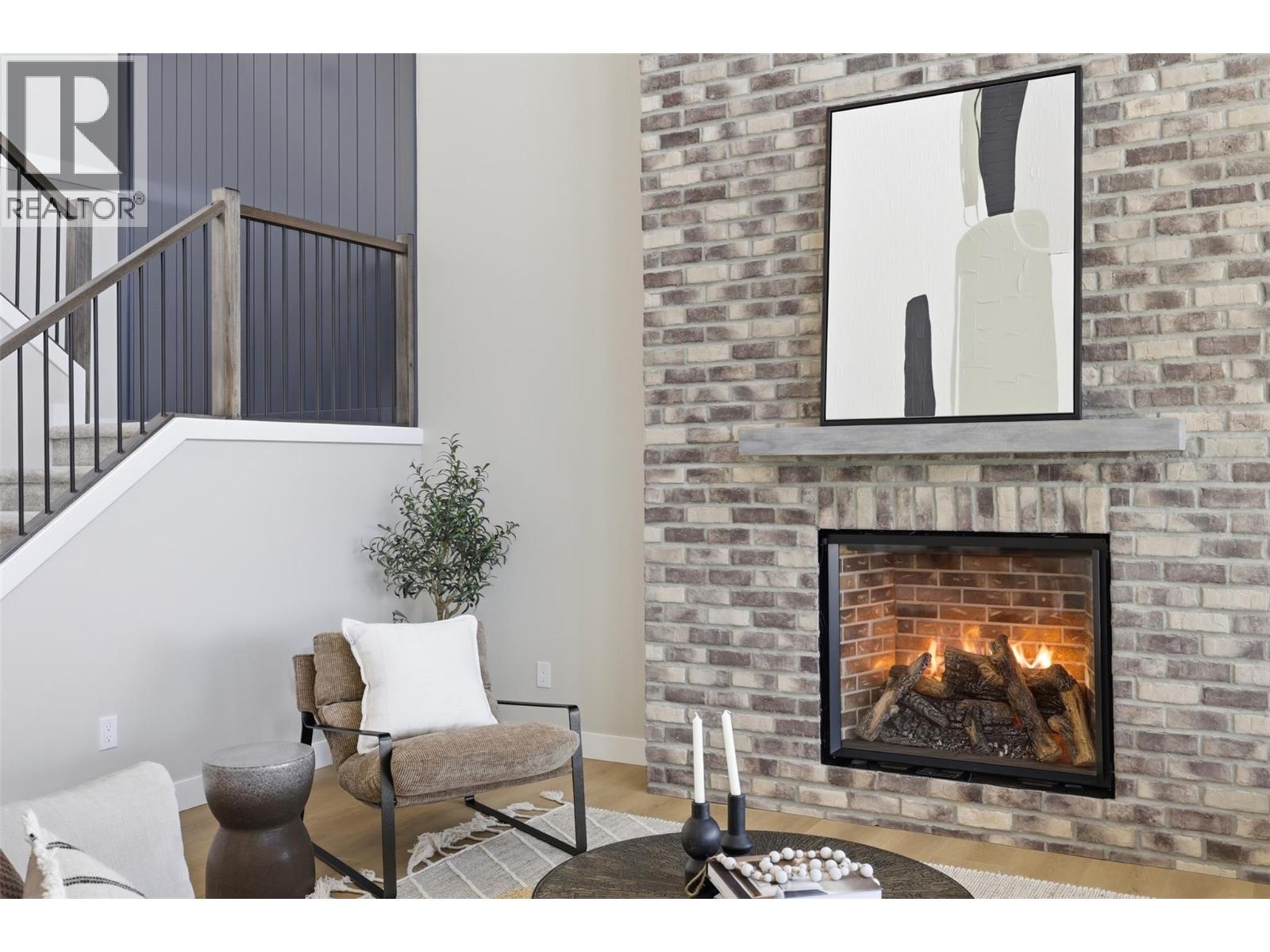 2086 LINFIELD Drive - 13
