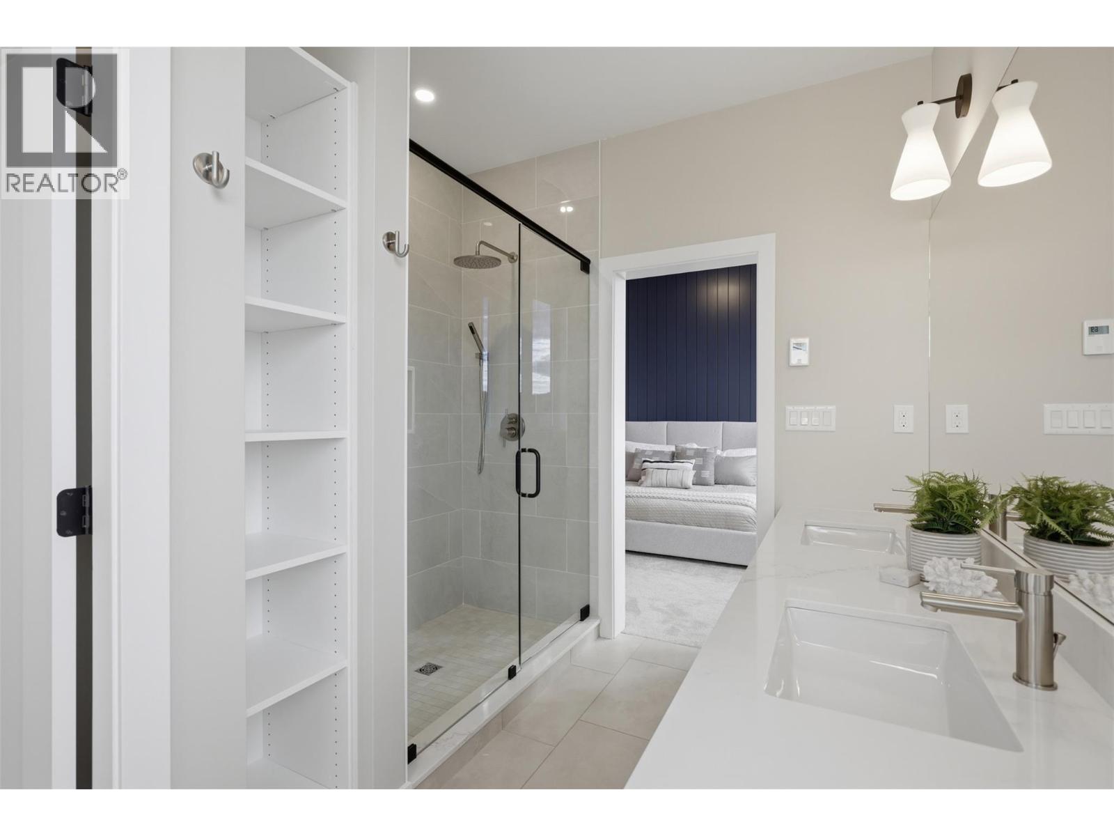 2086 LINFIELD Drive - 56