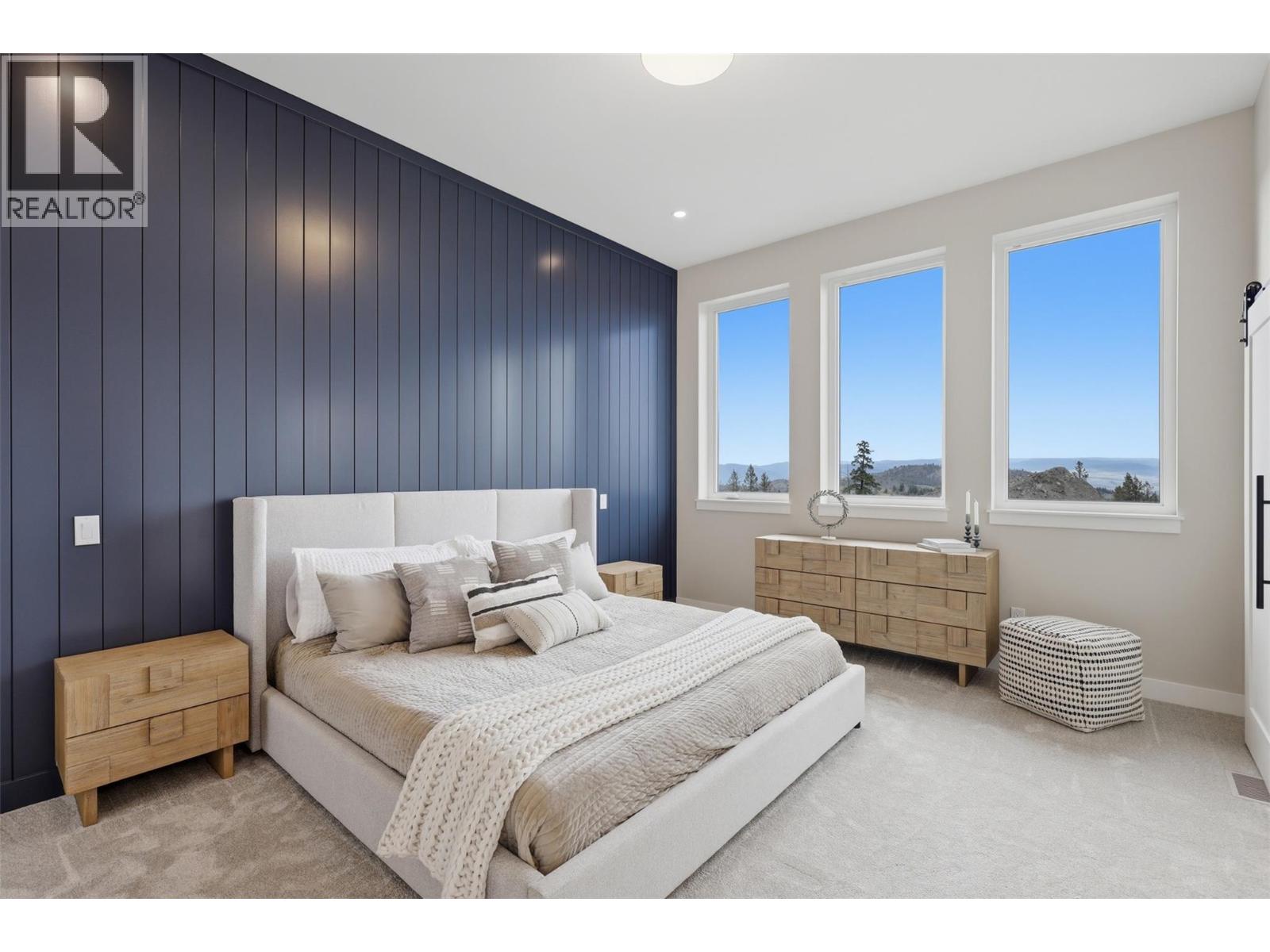 2086 LINFIELD Drive - 49