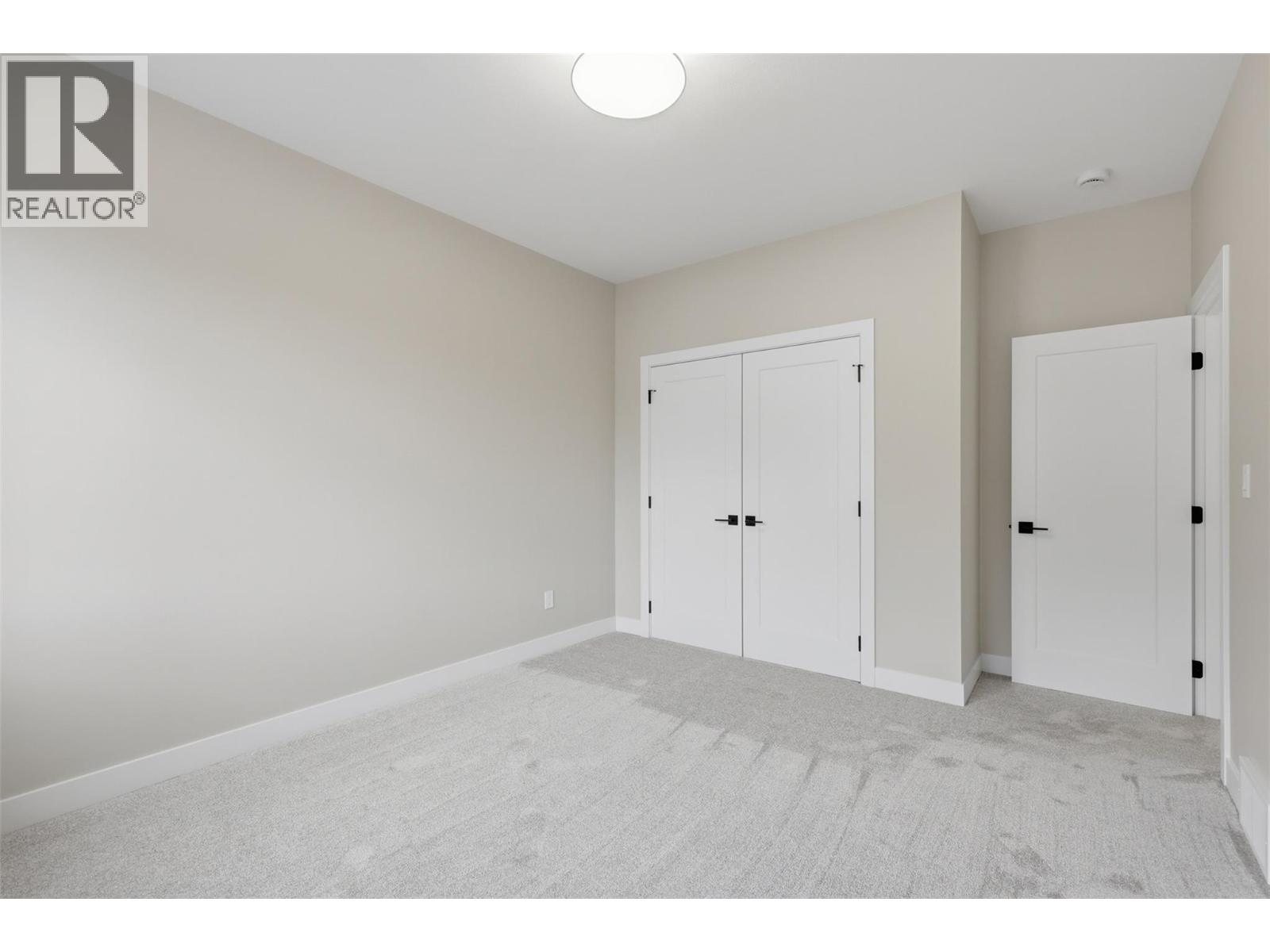2086 LINFIELD Drive - 72