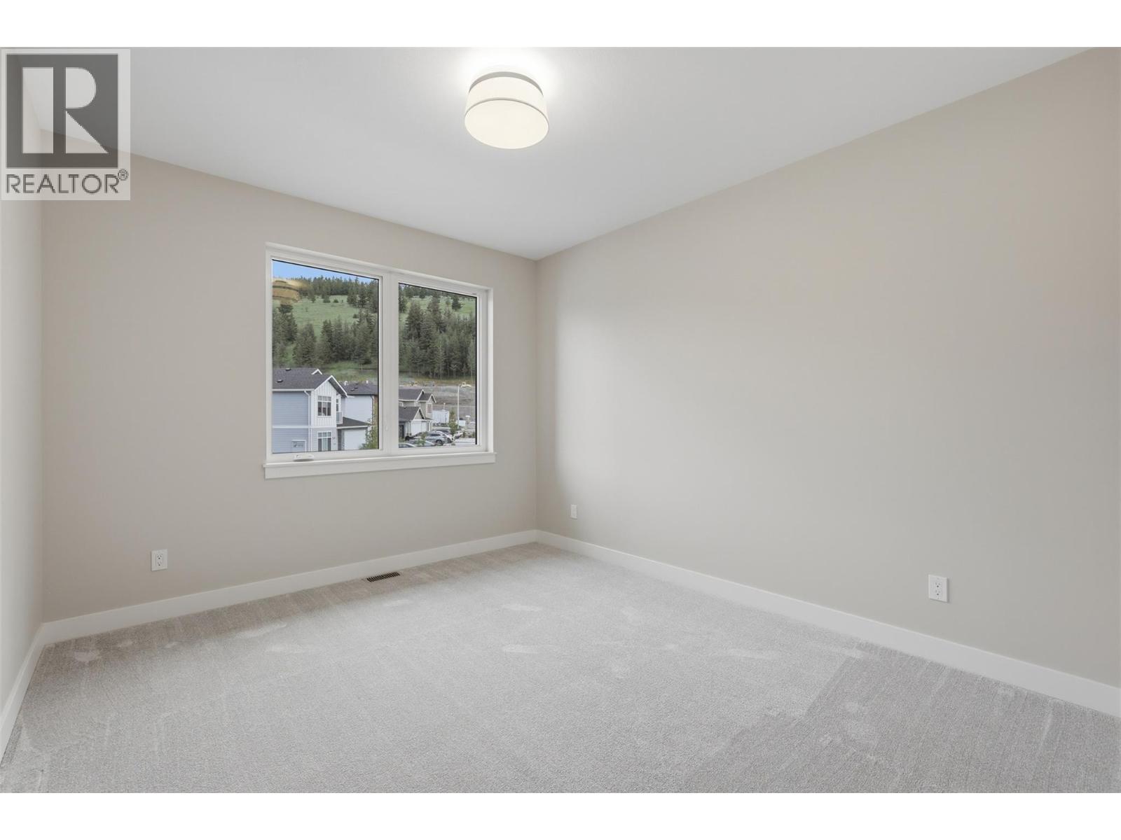 2086 LINFIELD Drive - 71