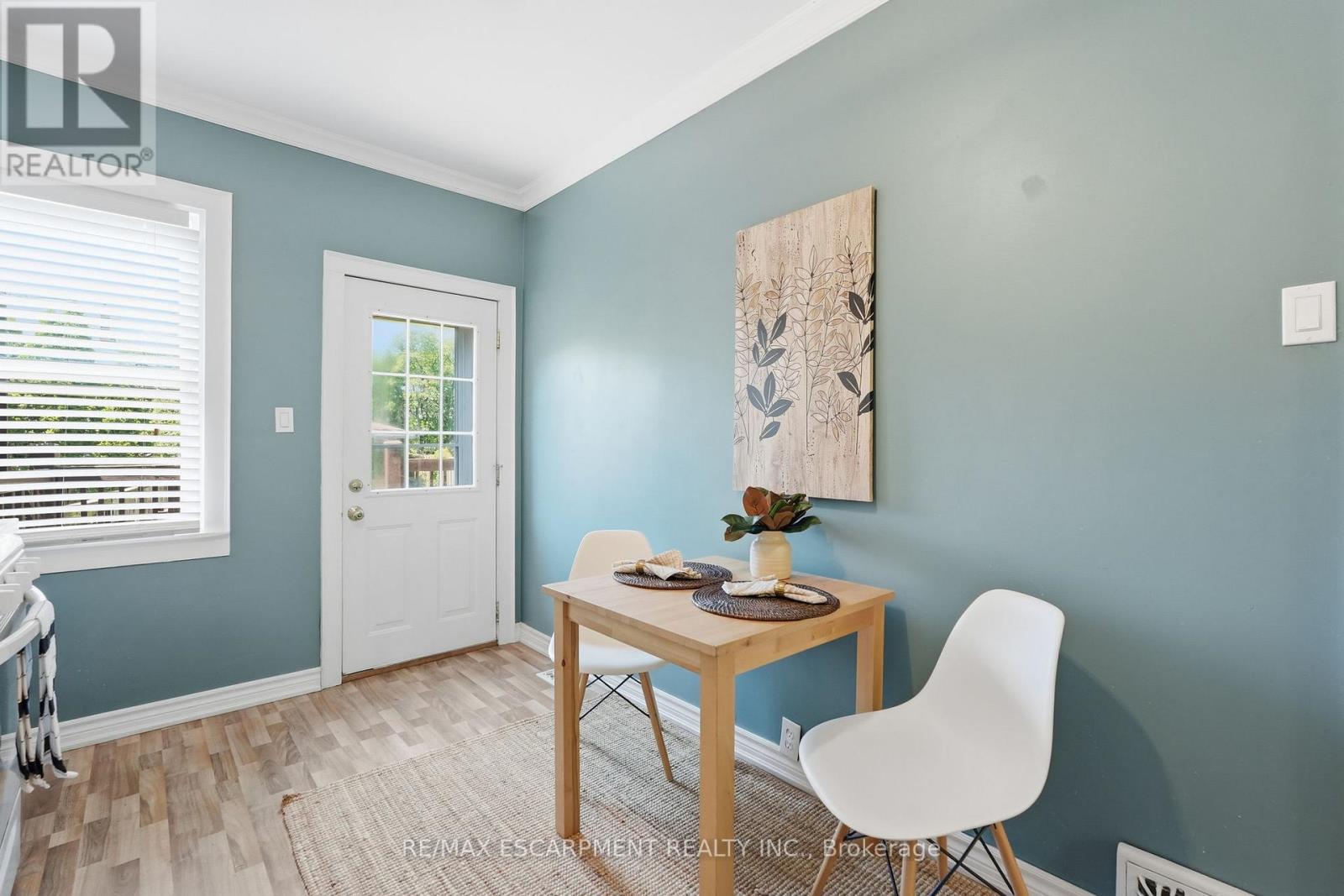 170 KENSINGTON AVENUE S - 11