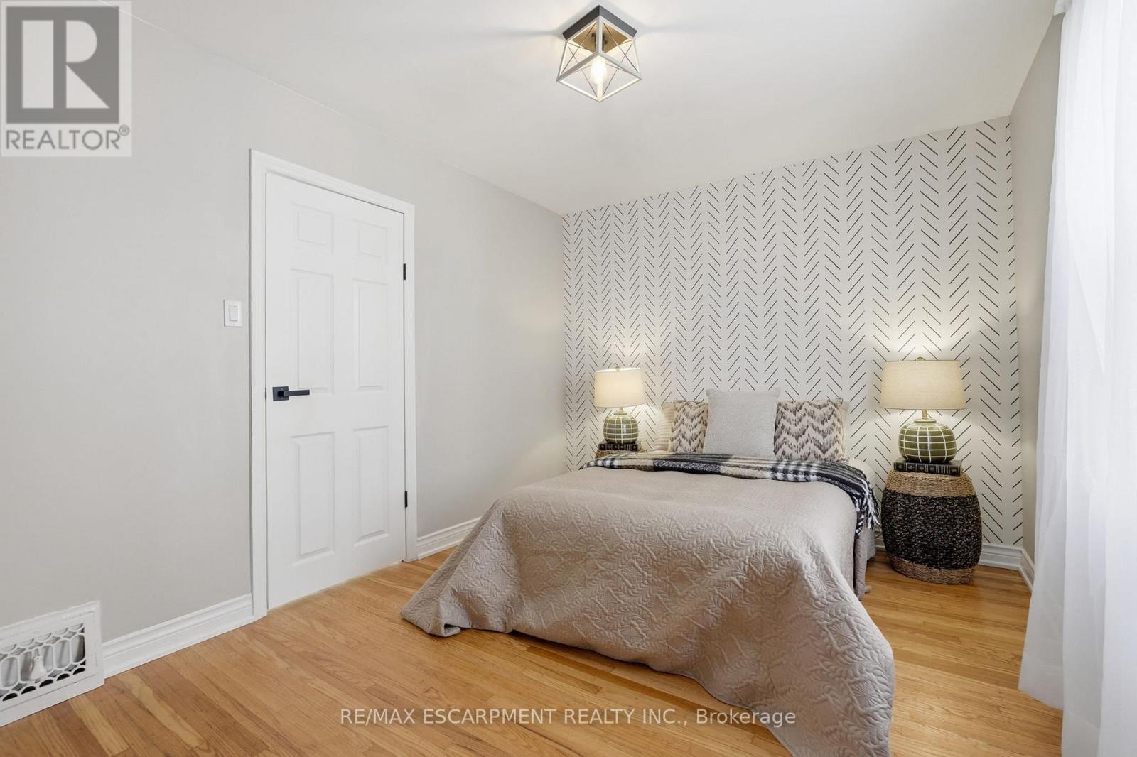 170 KENSINGTON AVENUE S - 26