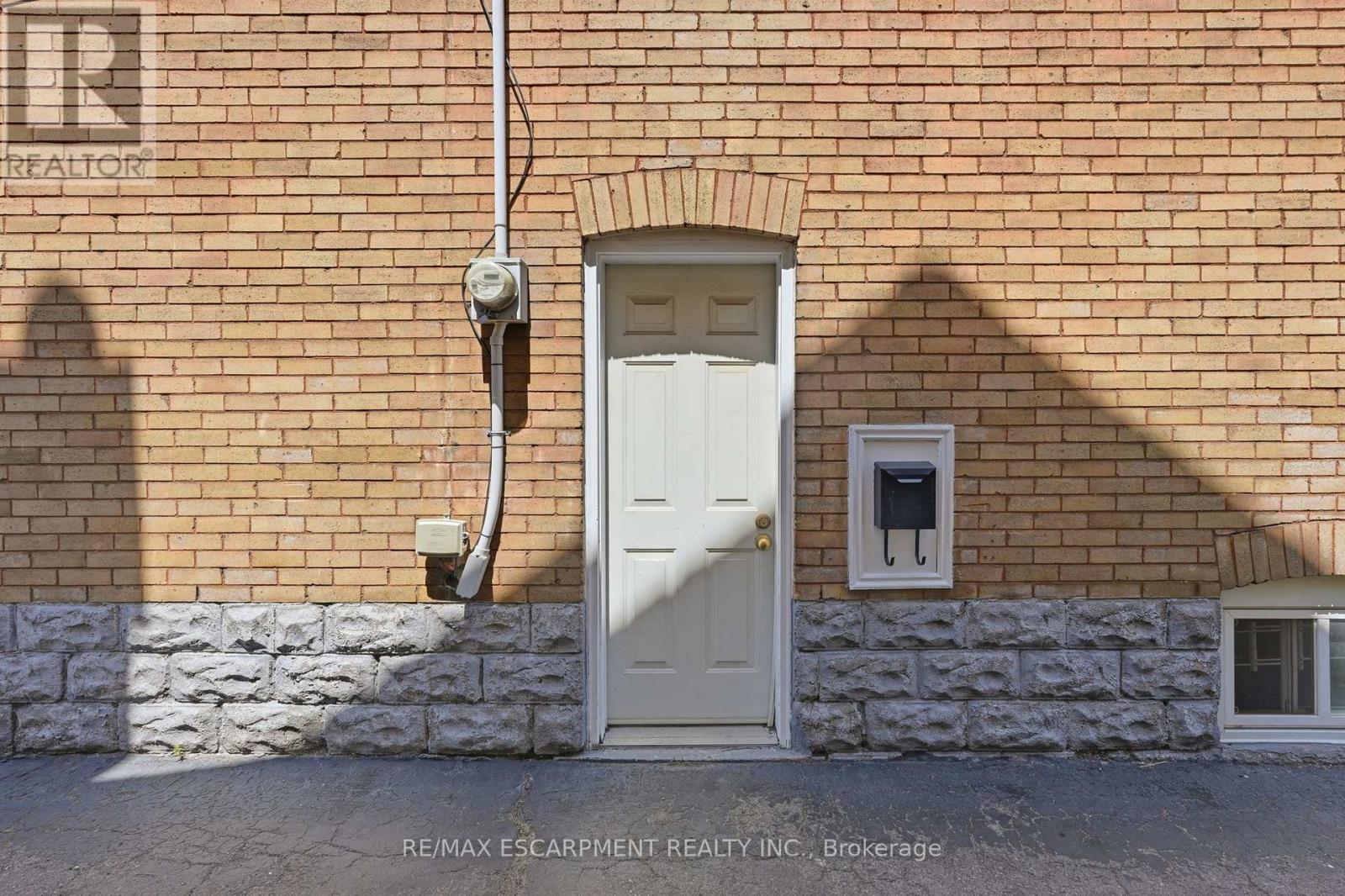 170 KENSINGTON AVENUE S - 32