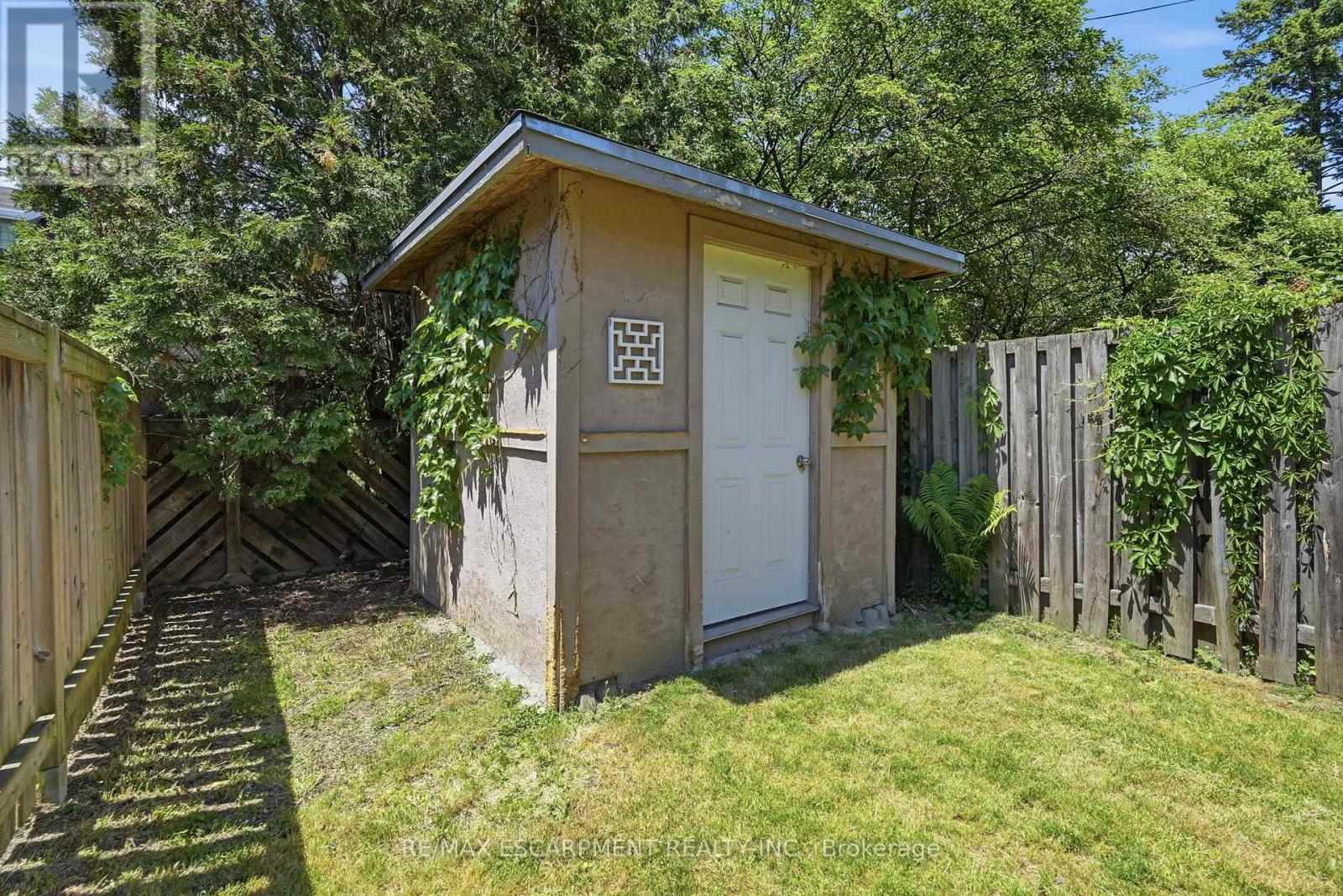 170 KENSINGTON AVENUE S - 37