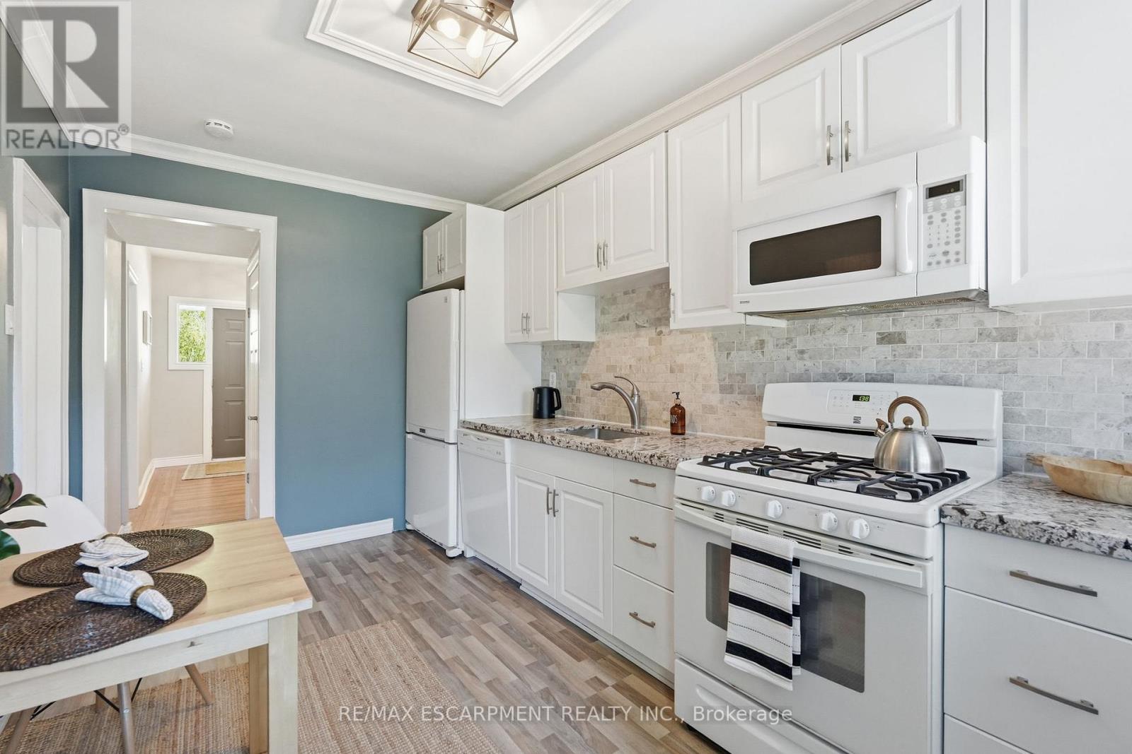 170 KENSINGTON AVENUE S - 9