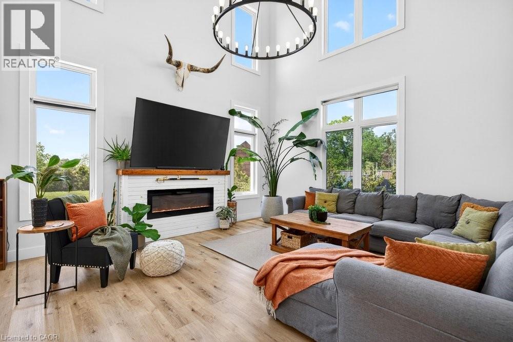4286 VICTORIA Avenue - Image 3