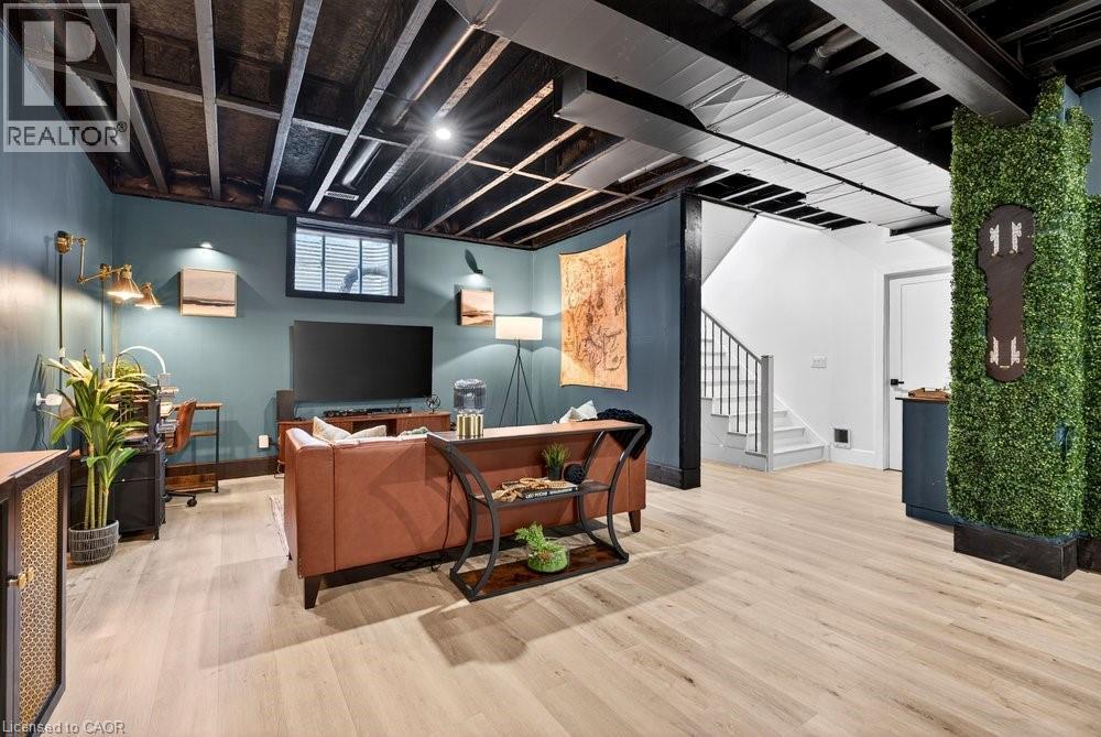 4286 VICTORIA Avenue - 34