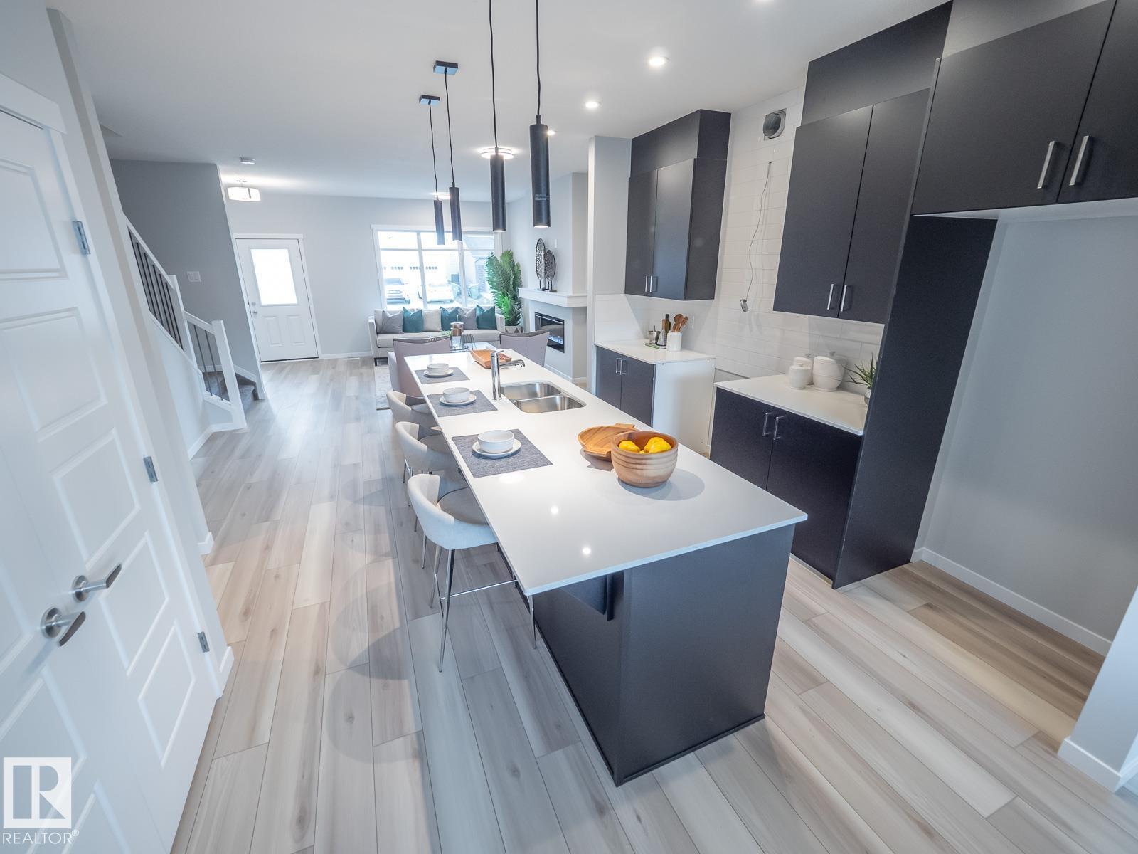 1090 McLeod AV - 7