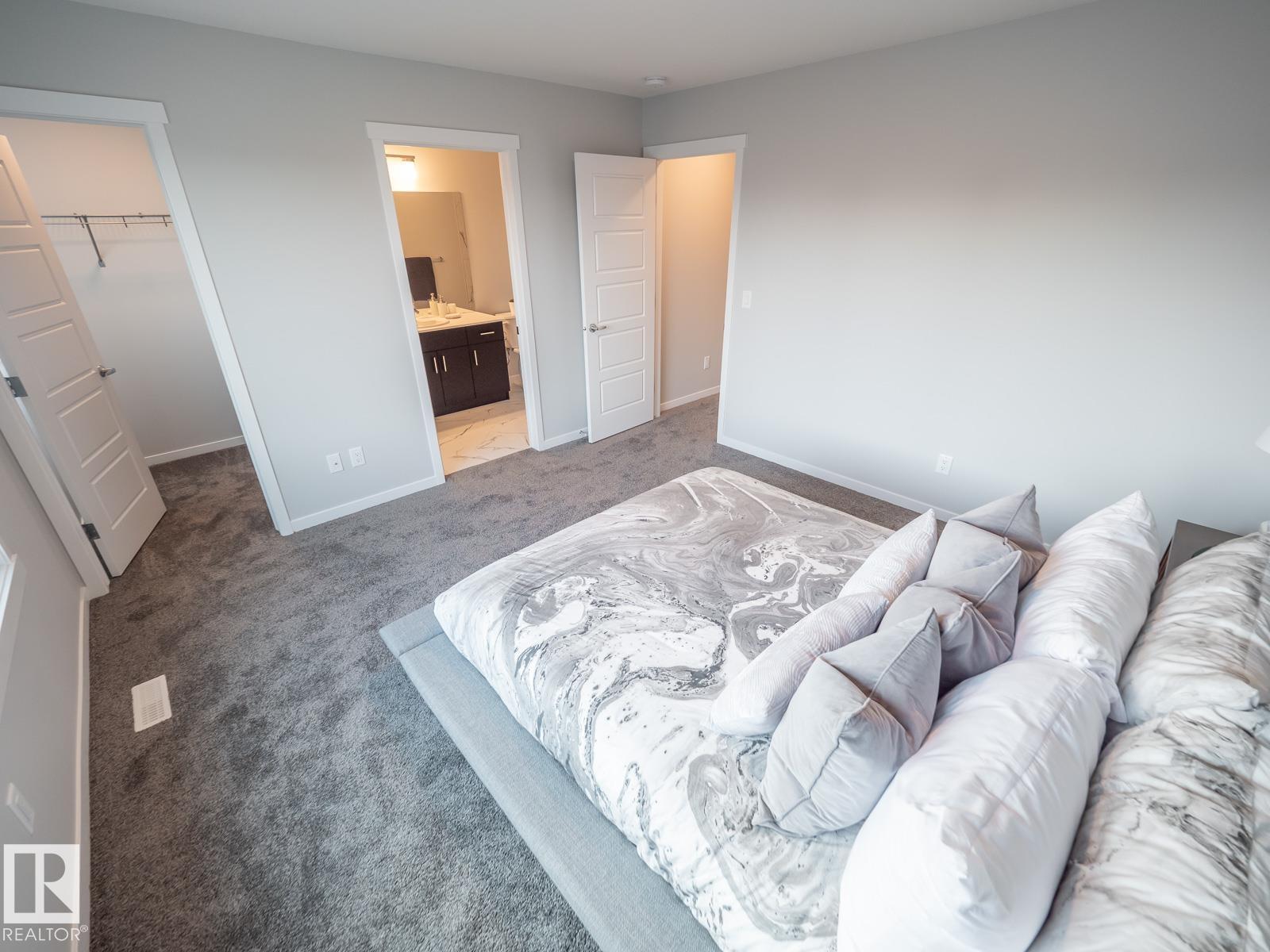 1090 McLeod AV - 17
