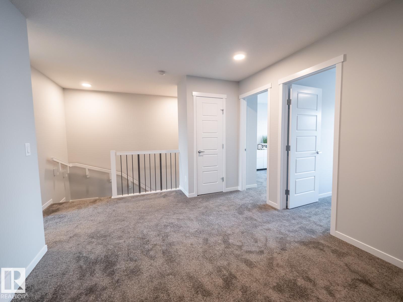 1090 McLeod AV - 15