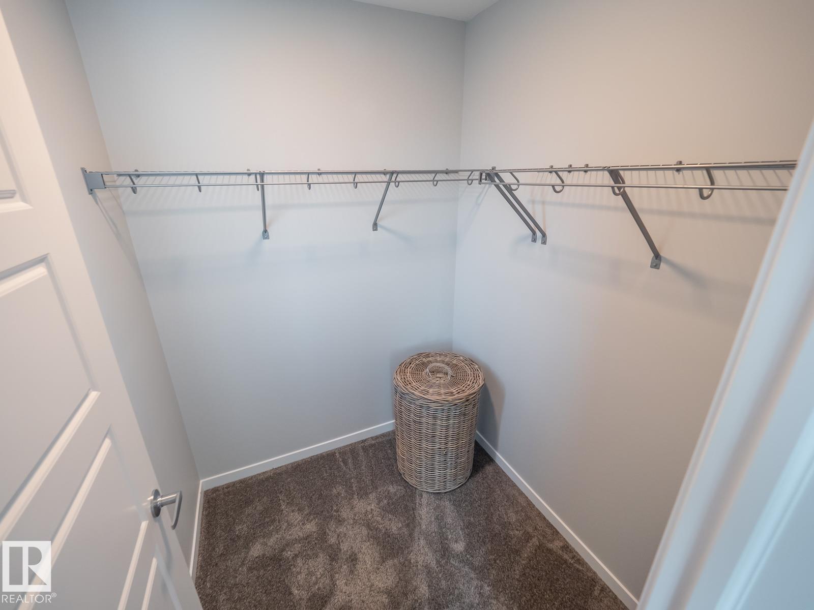 1090 McLeod AV - 18