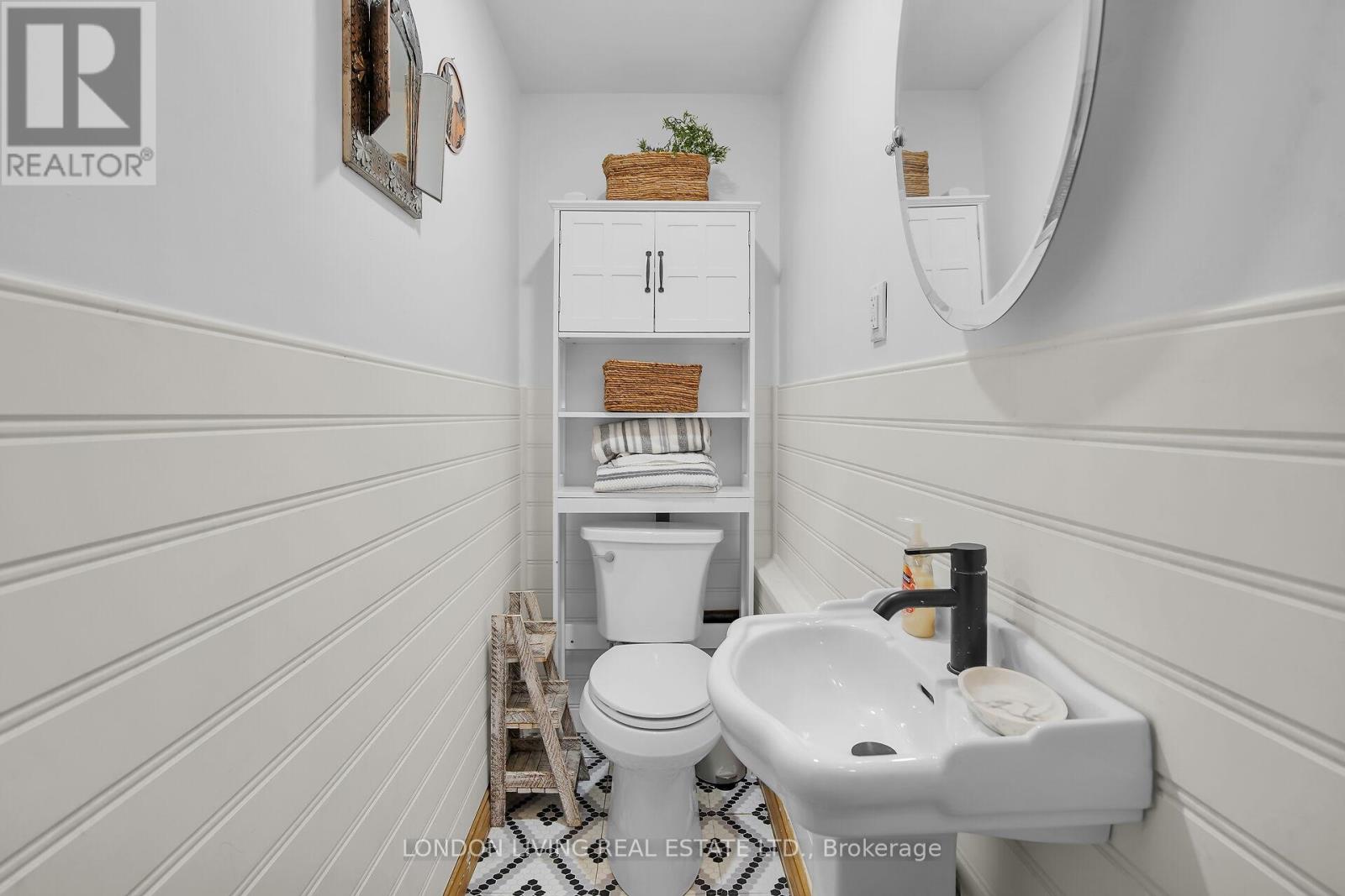 #3 49 RIDOUT STREET S - 14