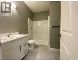 4pc Bathroom - 3067 Elphinstone Street, Regina, SK S4S2A6 Photo 12