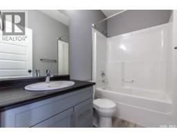 4pc Bathroom - 2748 Mackay Street, Regina, SK S4N2T7 Photo 12