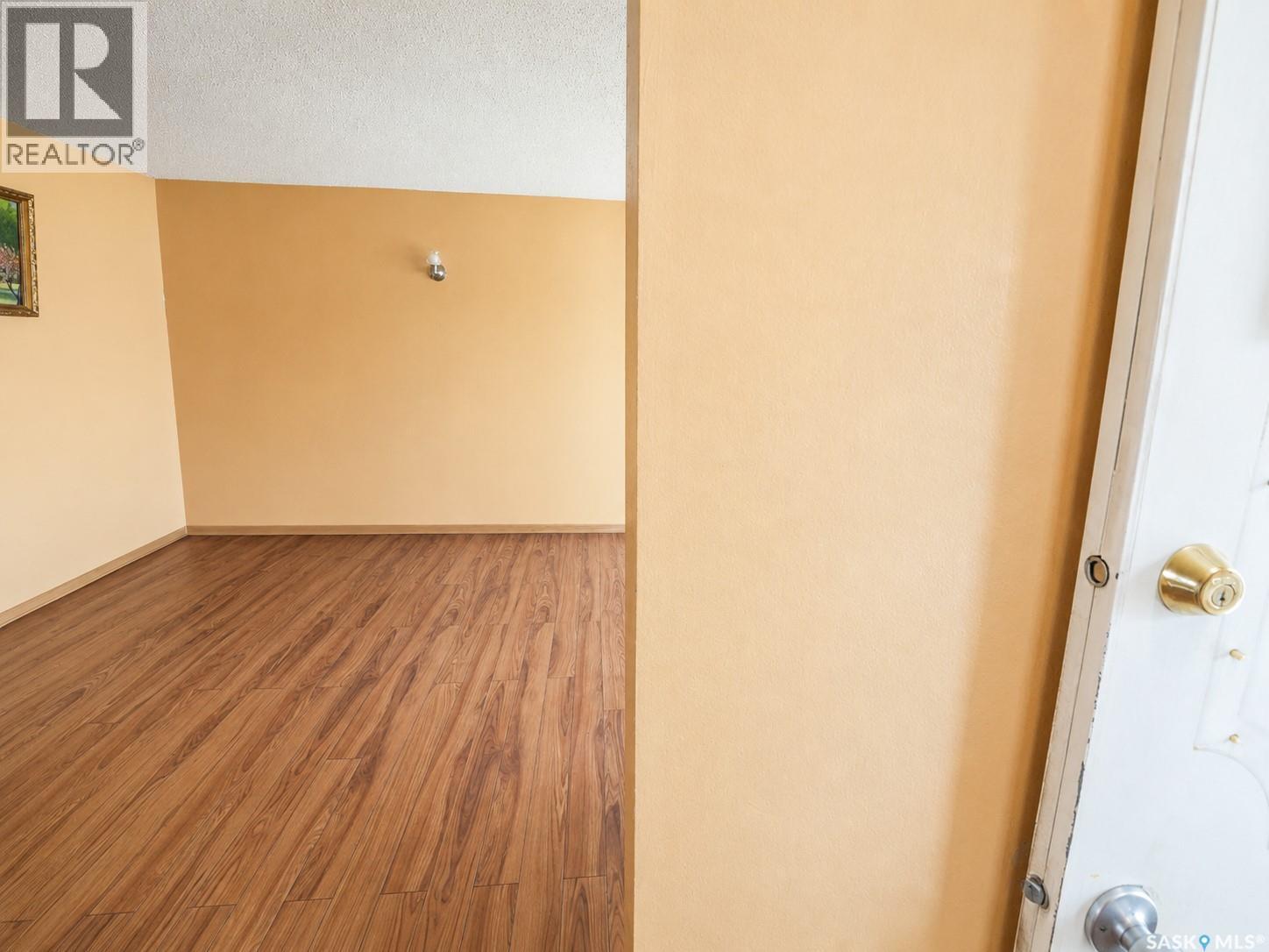 1420 Grosvenor STREET - Image 3