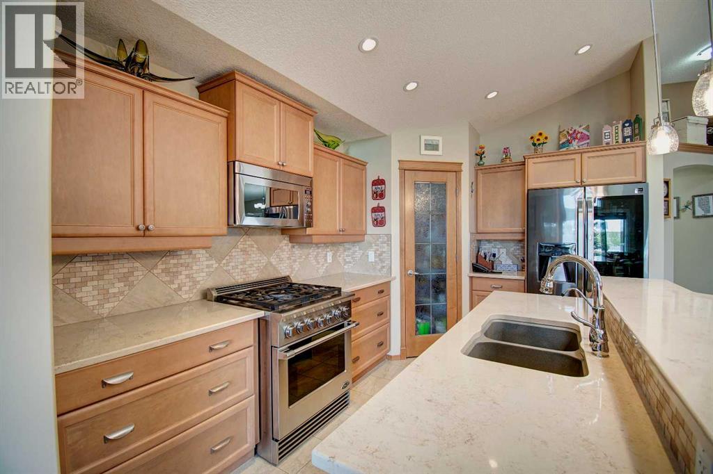 242 Kingsbury View SE - 13