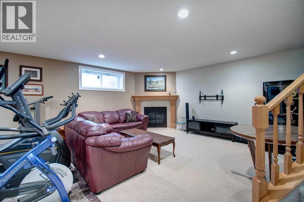242 Kingsbury View SE - 25
