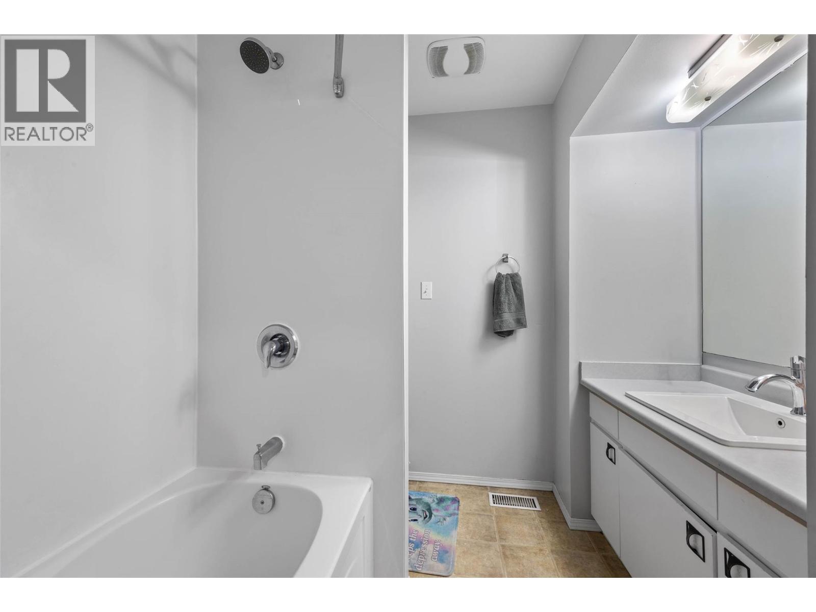 #23 1435 Summit Drive - 13