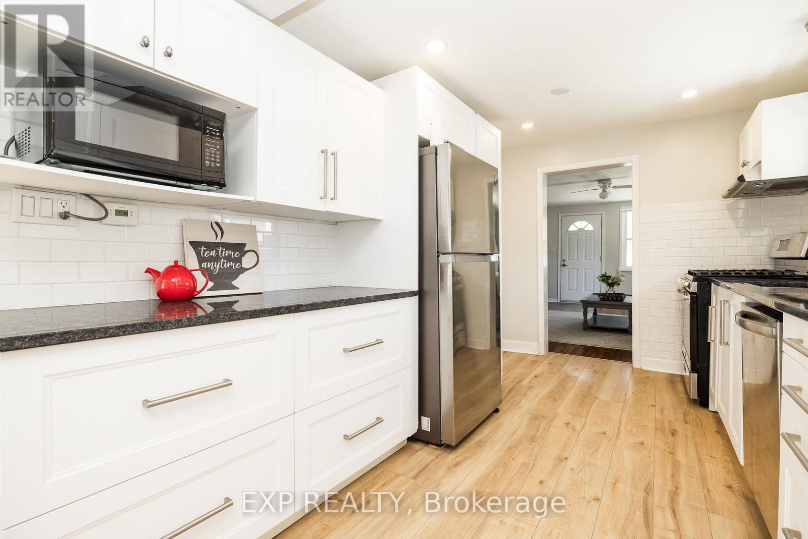 180 WELLINGTON STREET - 11