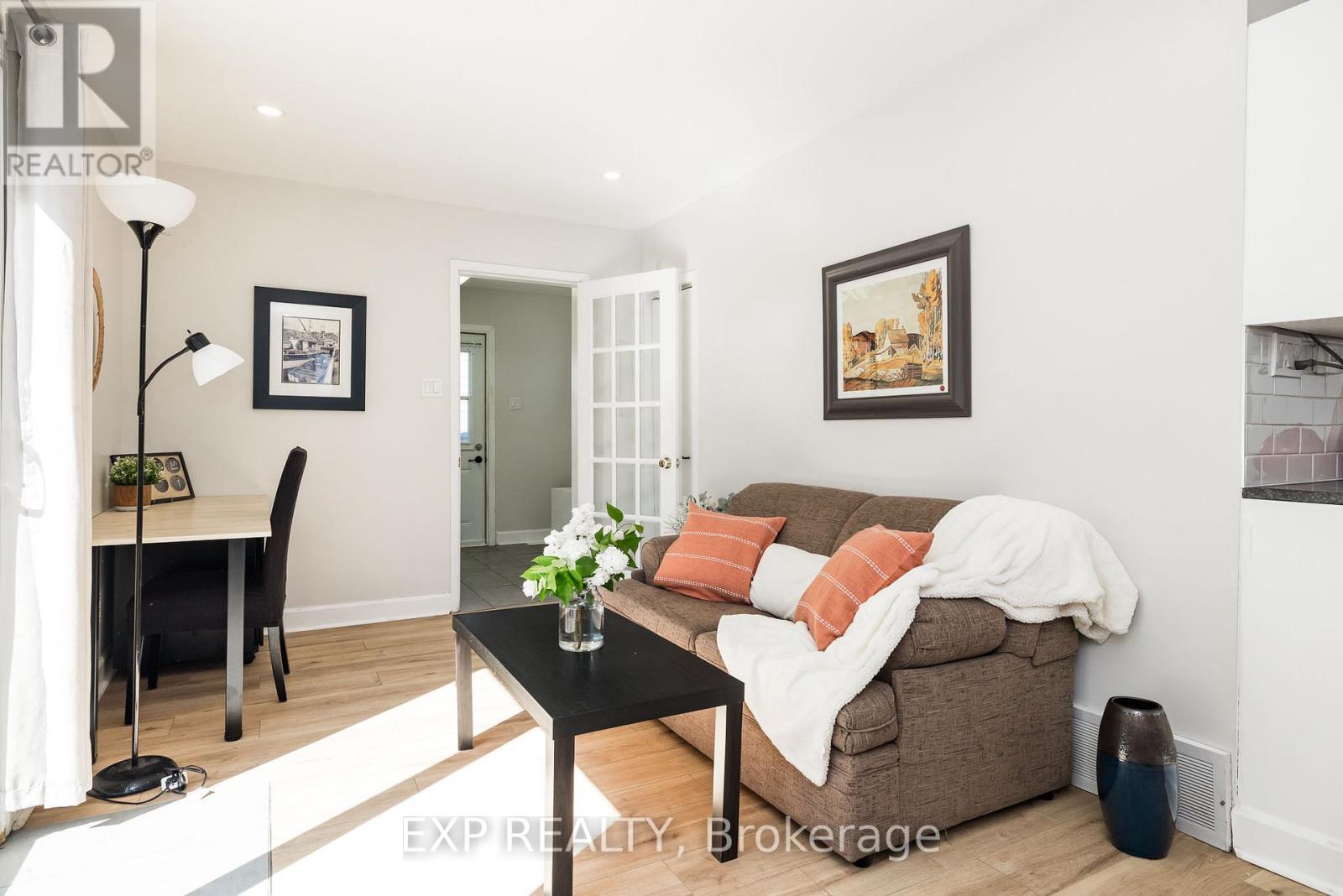 180 WELLINGTON STREET - 16