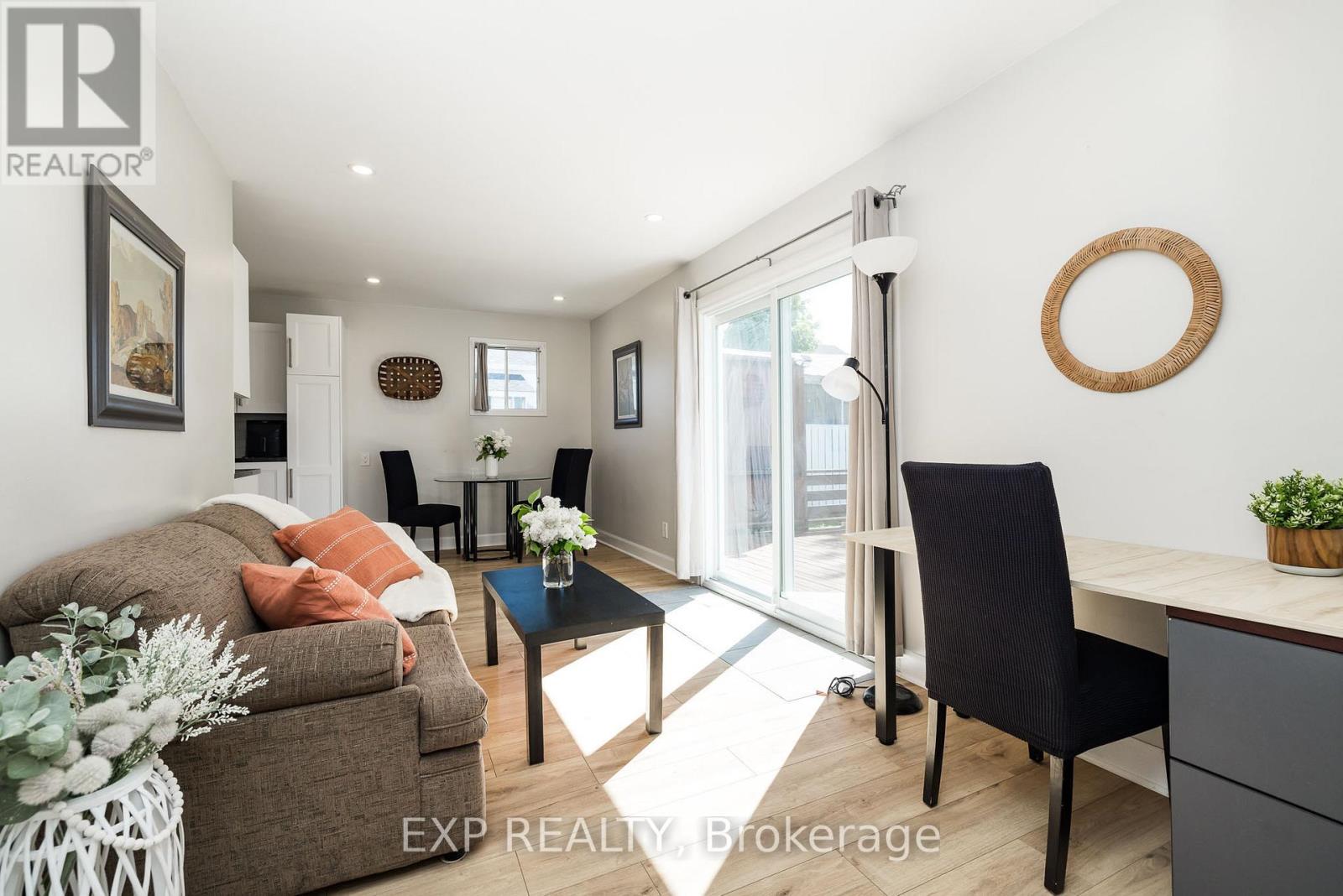 180 WELLINGTON STREET - 17