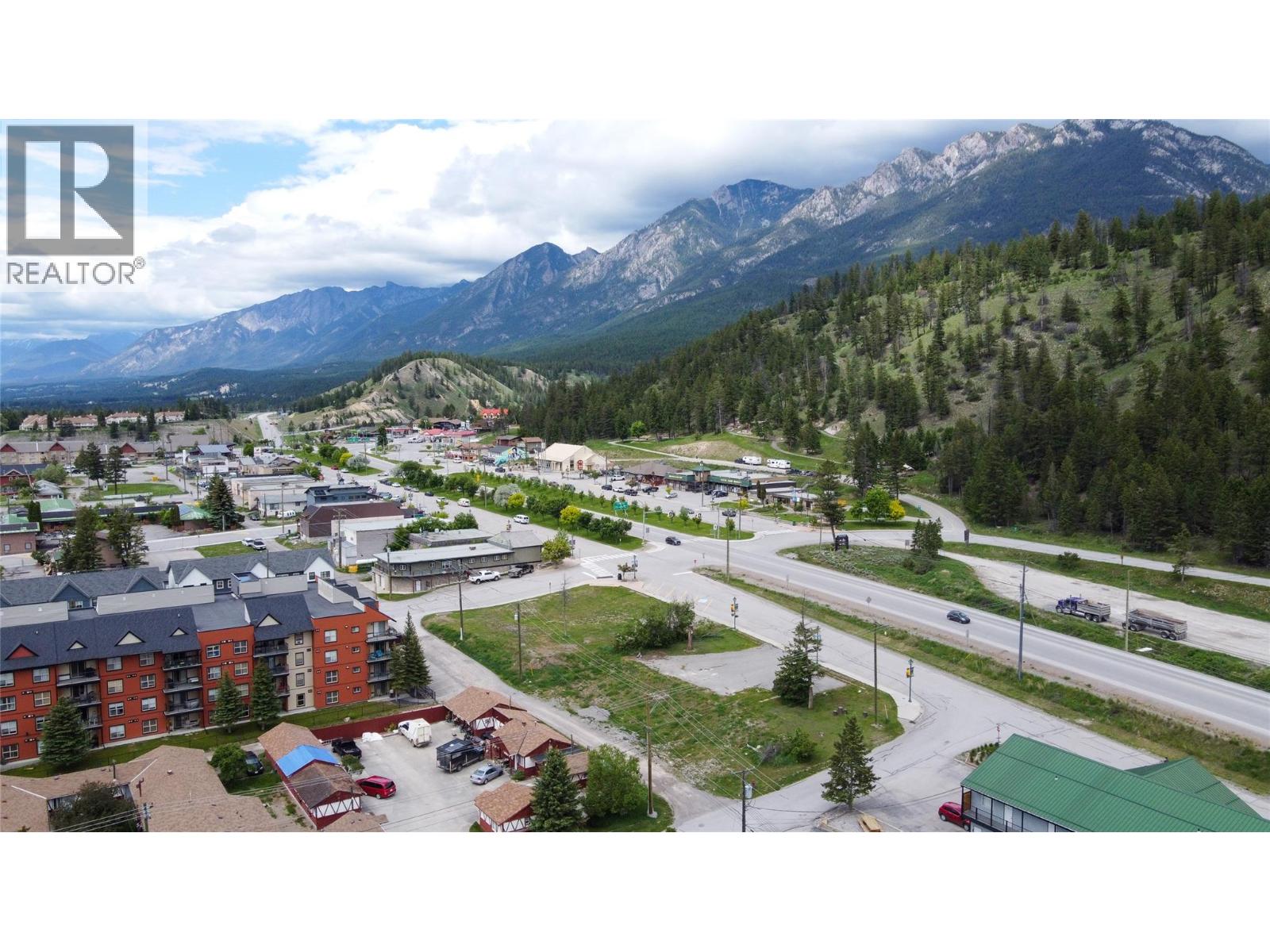7567 & 7575 Main Street W, Radium Hot Springs
