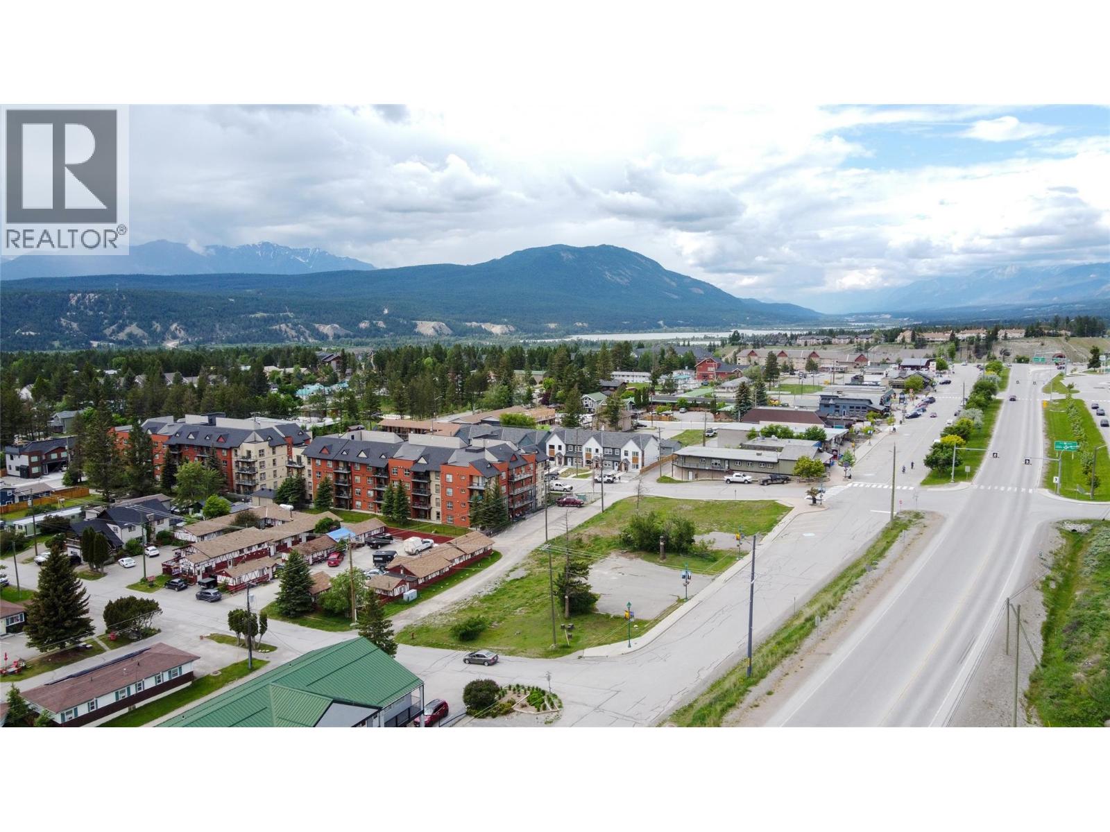 7567 & 7575 Main Street W, Radium Hot Springs