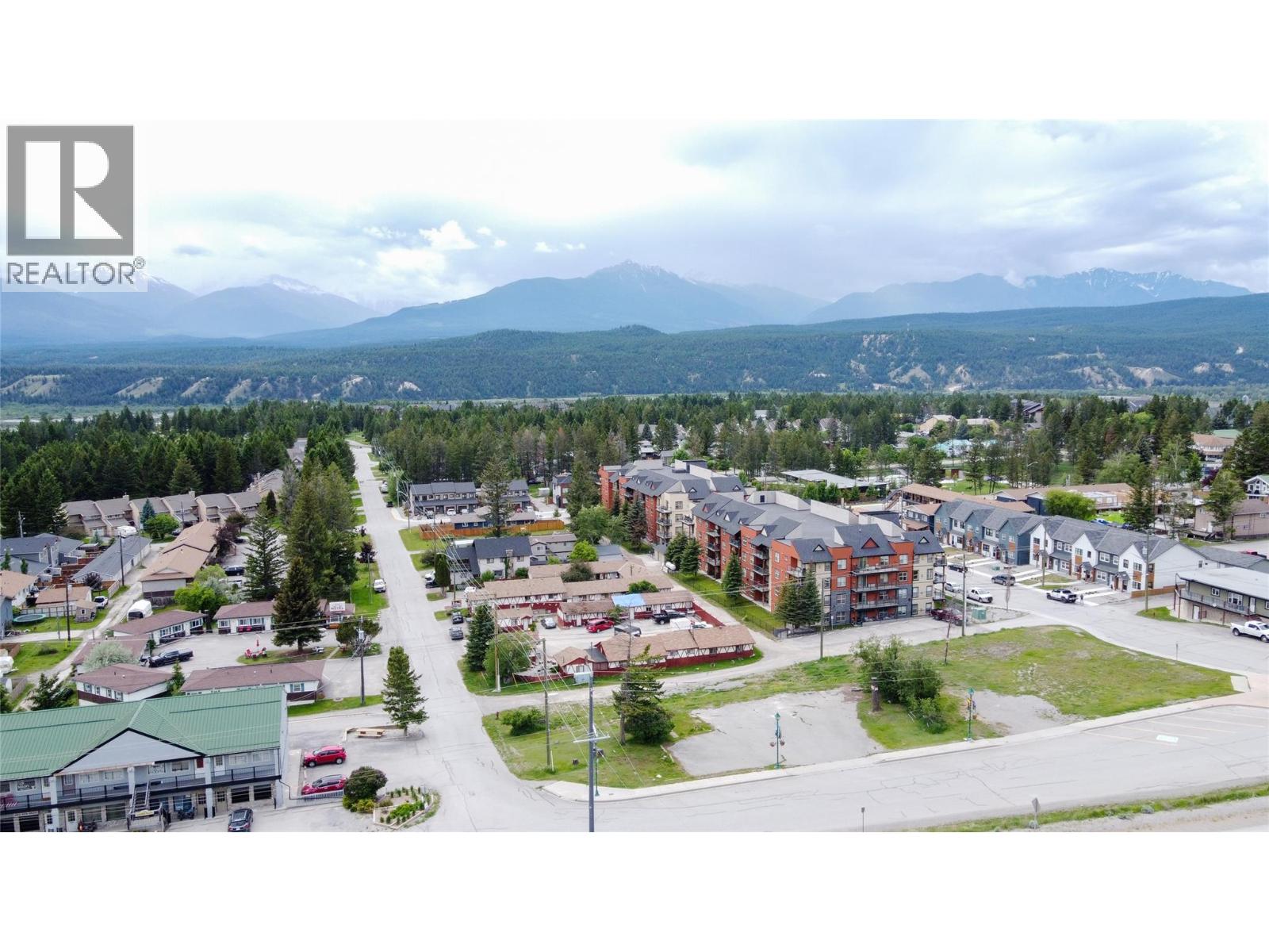 7567 & 7575 Main Street W, Radium Hot Springs