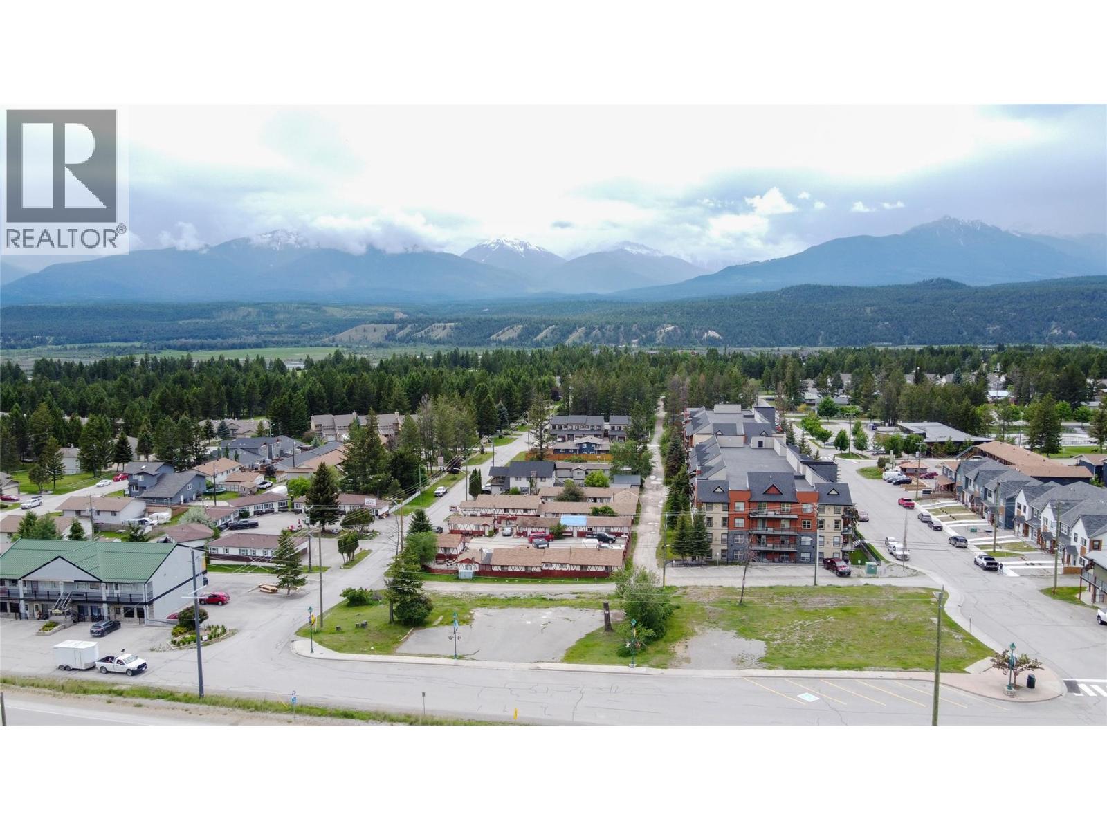 7567 & 7575 Main Street W, Radium Hot Springs