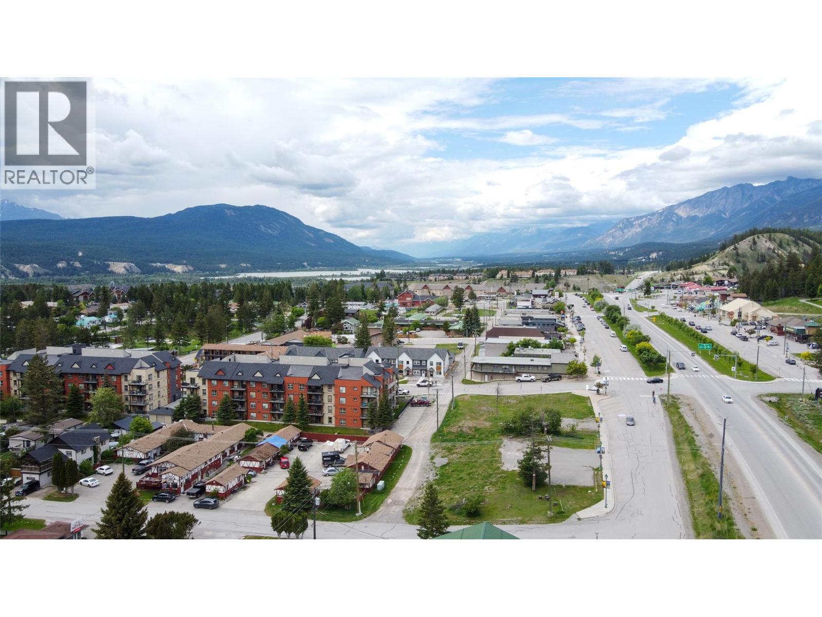 7567 & 7575 Main Street W, Radium Hot Springs