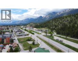 7567 & 7575 Main Street W, Radium Hot Springs, BC V0A1M0 Photo 22