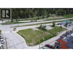 7567 & 7575 Main Street W, Radium Hot Springs, BC V0A1M0 Photo 7